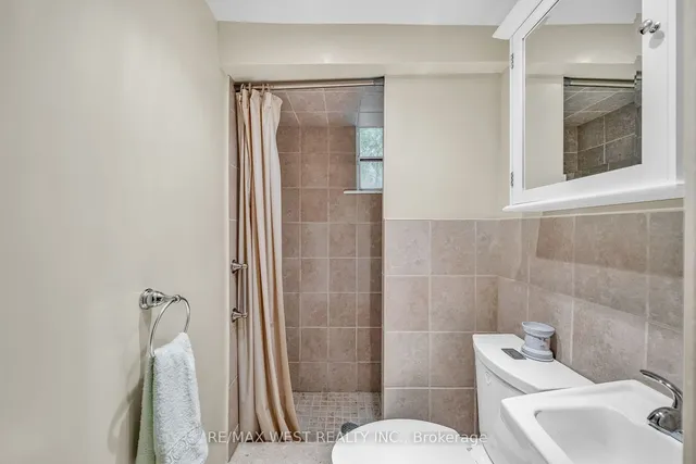 Additional property image - 5 Picton Cres