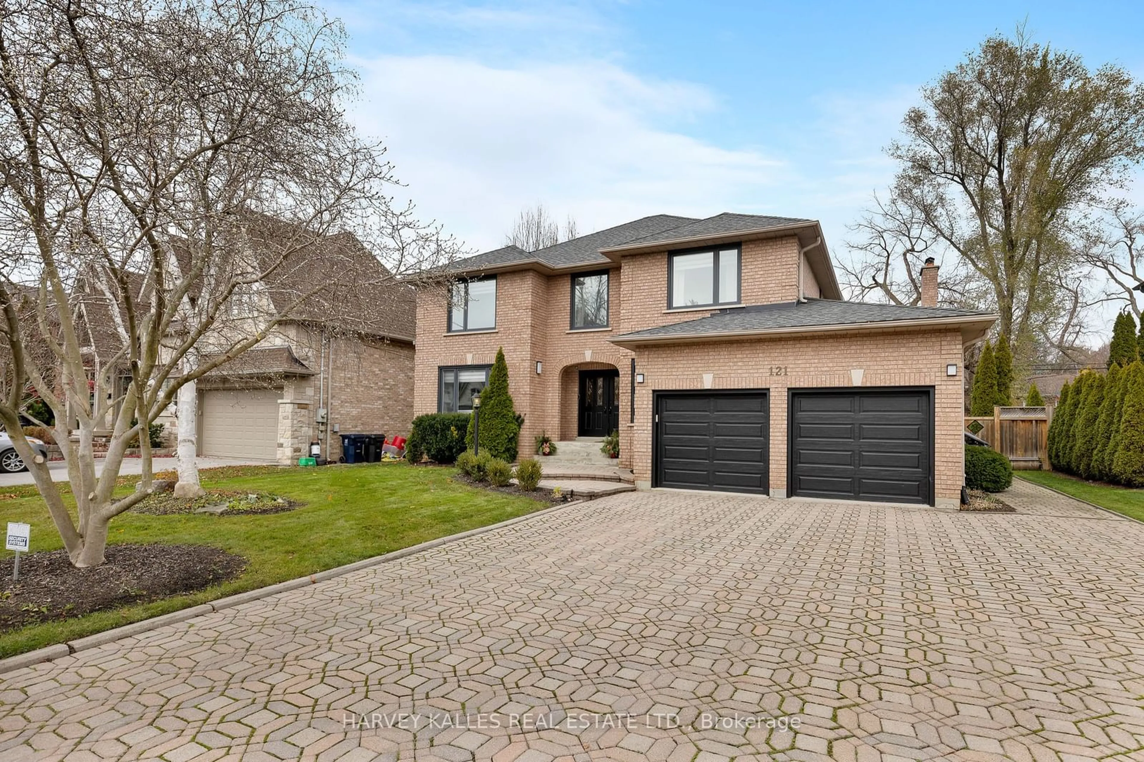 Home with brick exterior material for 121 Perry Cres, Toronto Ontario M9A 1K5