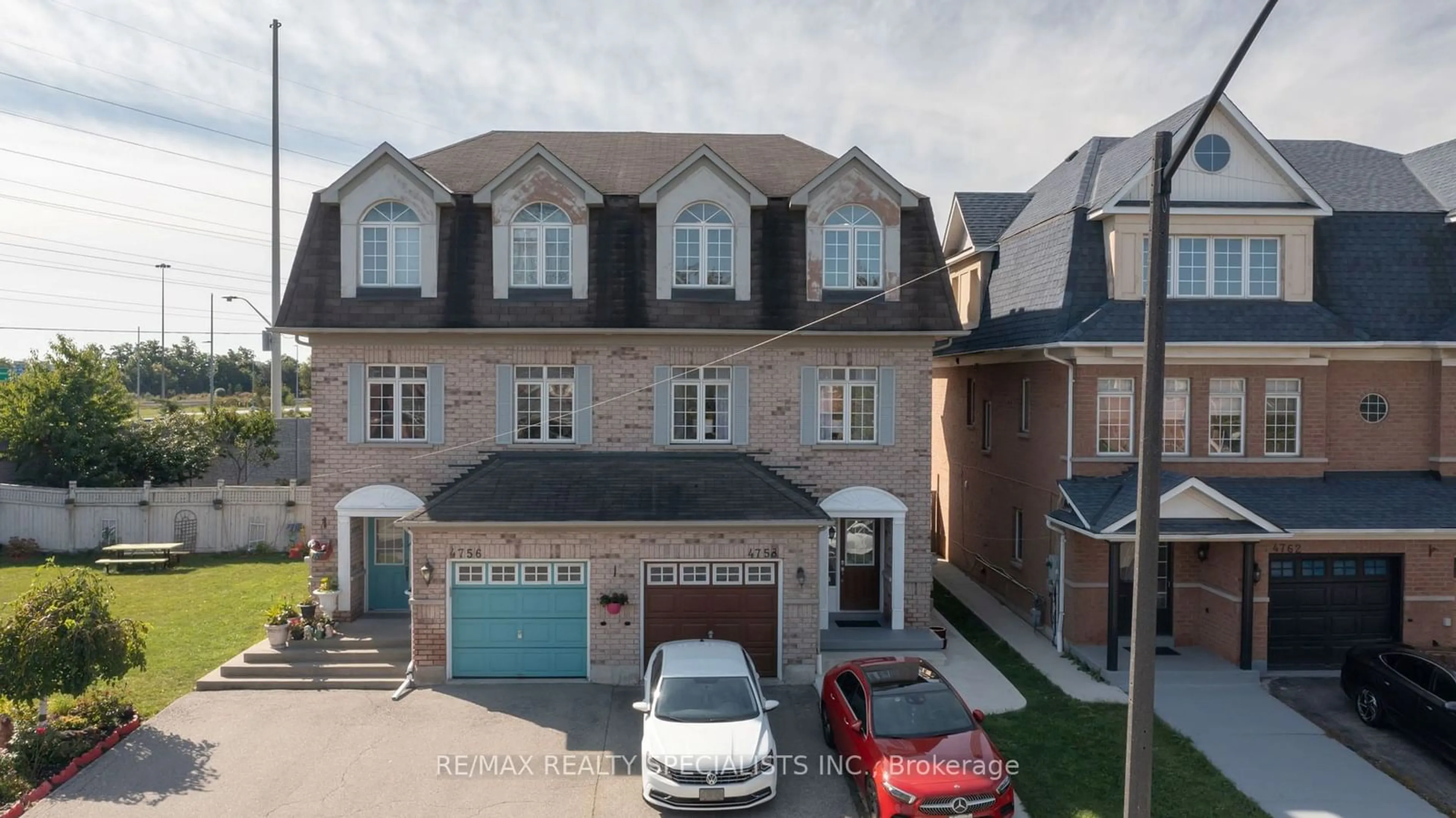 A pic from exterior of the house or condo, the street view for 4758 Colombo Cres, Mississauga Ontario L5M 7R4