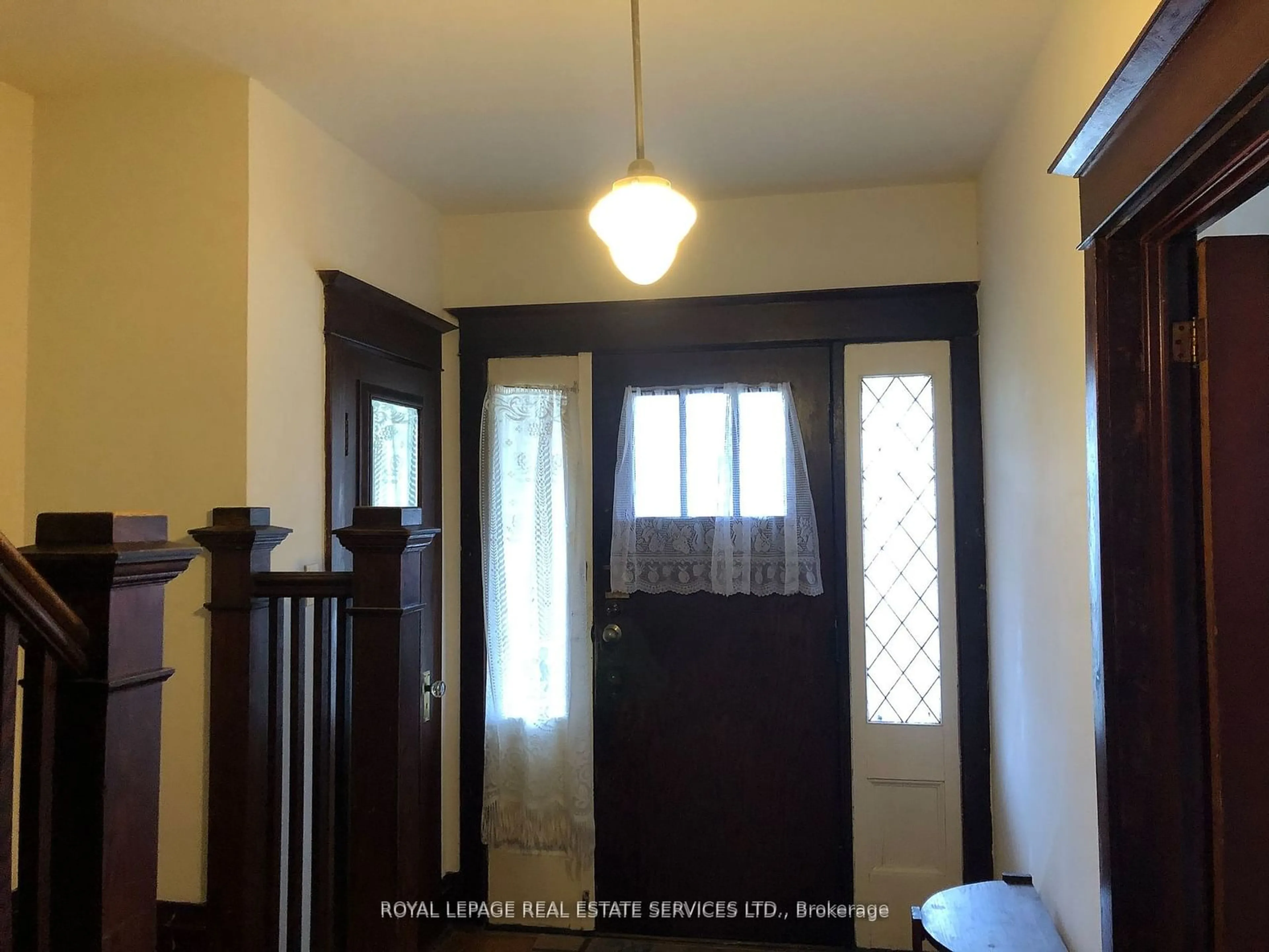 Indoor foyer, unknown floor for 117 Clendenan Ave, Toronto Ontario M6P 2W7