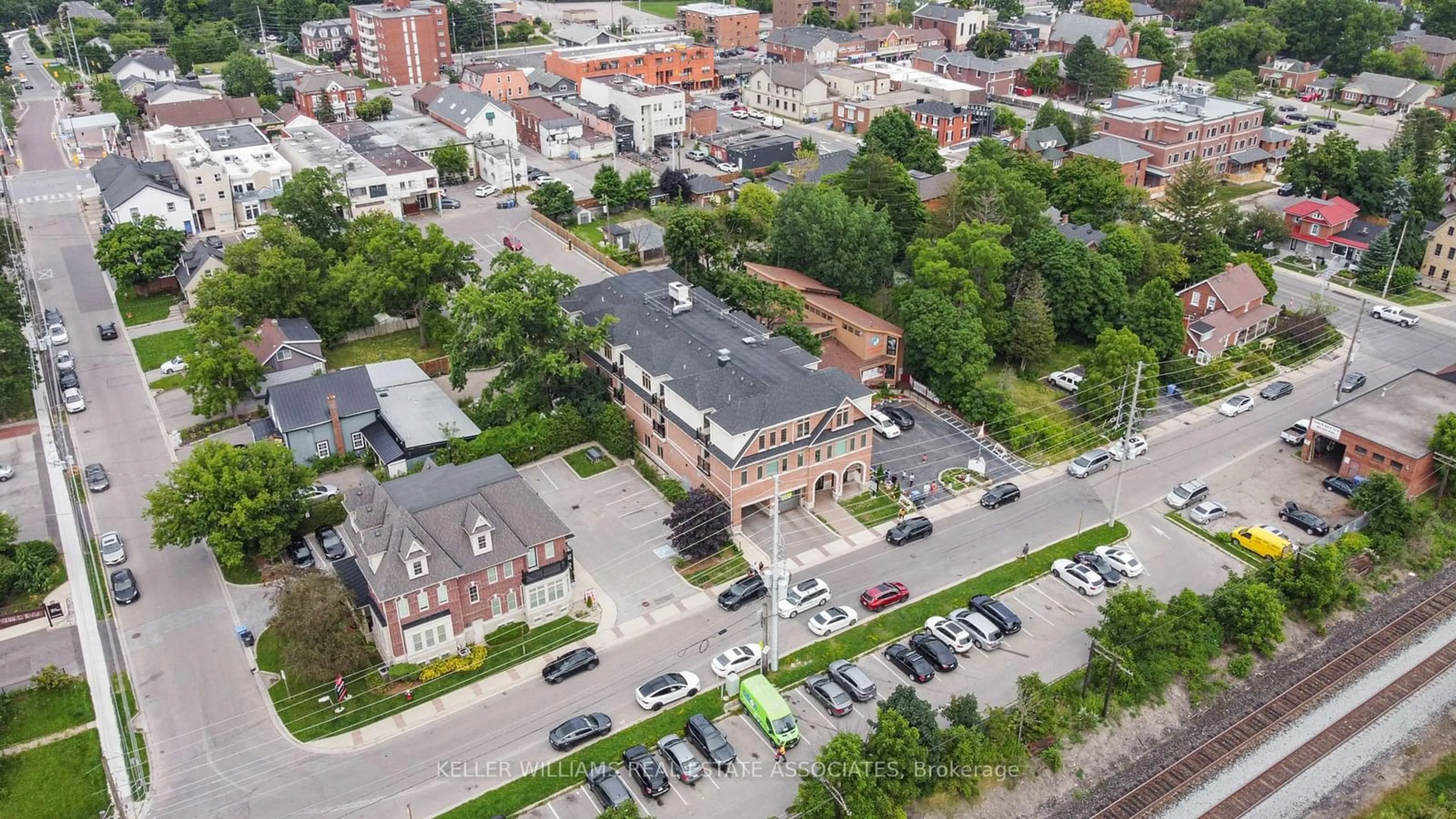 A pic from exterior of the house or condo, the street view for 215 Broadway St #307, Mississauga Ontario L5M 1J1