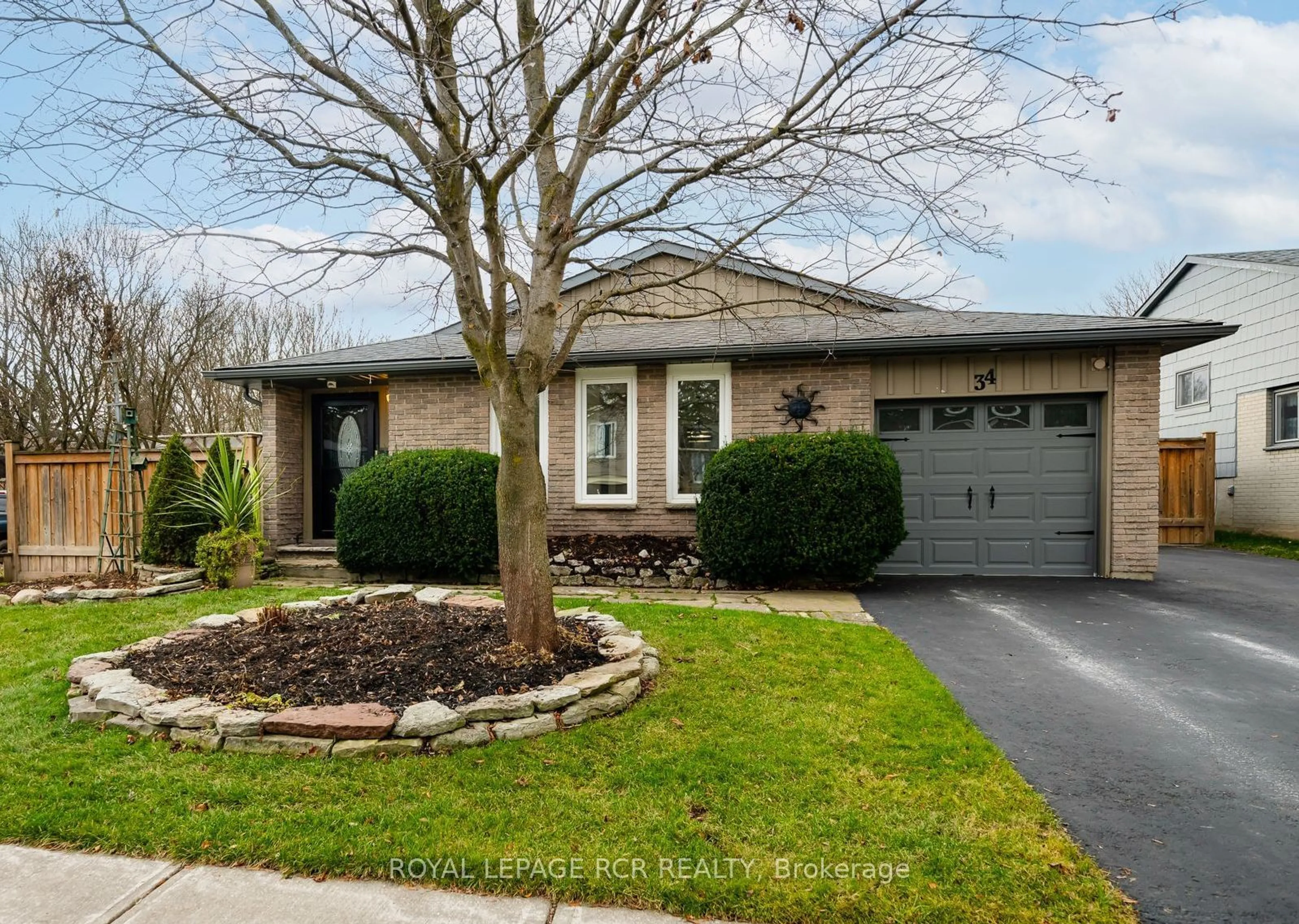 Frontside or backside of a home, the street view for 34 Diane Dr, Orangeville Ontario L9W 3N4