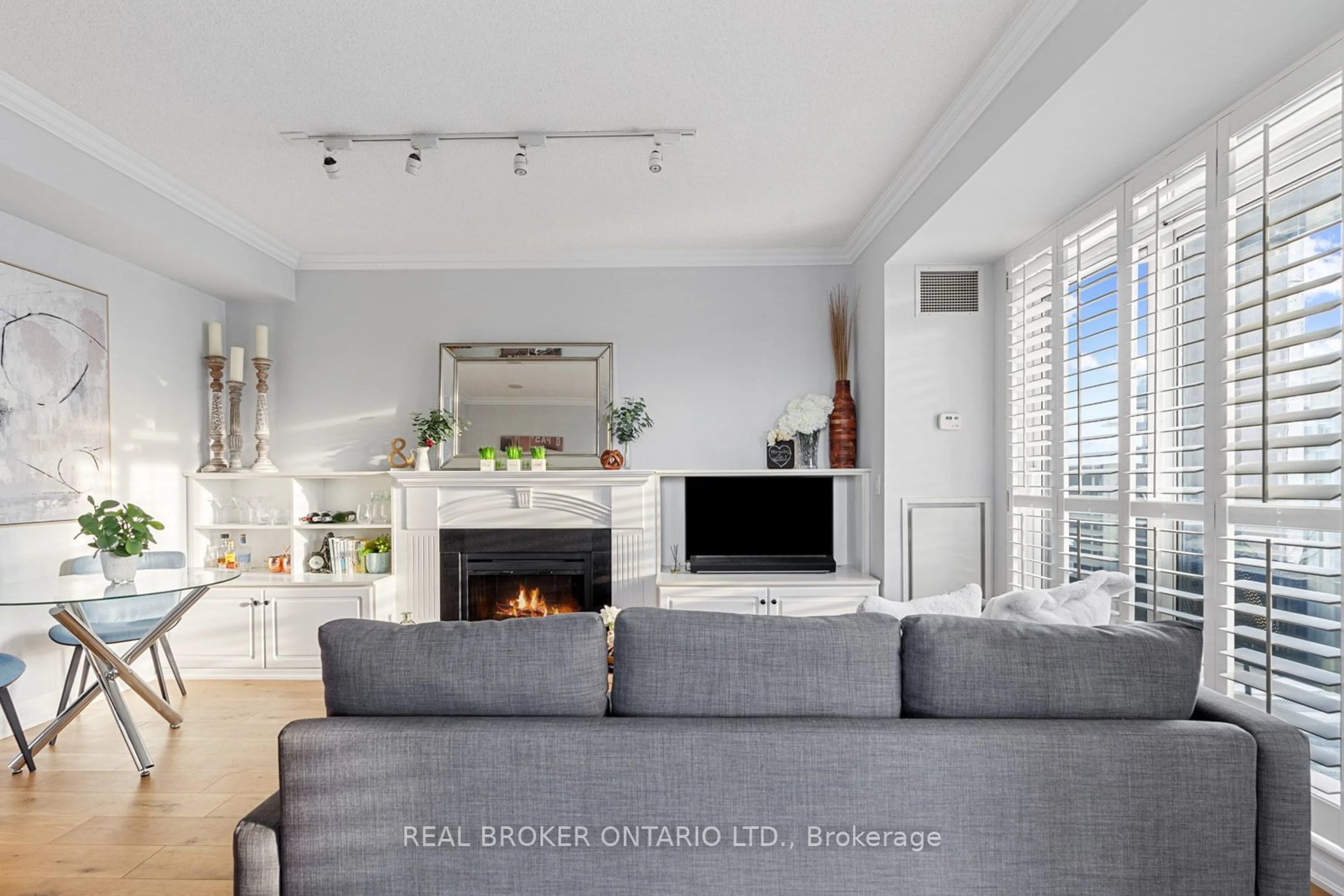 Living room, wood floors for 2083 Lake Shore Blvd #1614, Toronto Ontario M8V 4G2