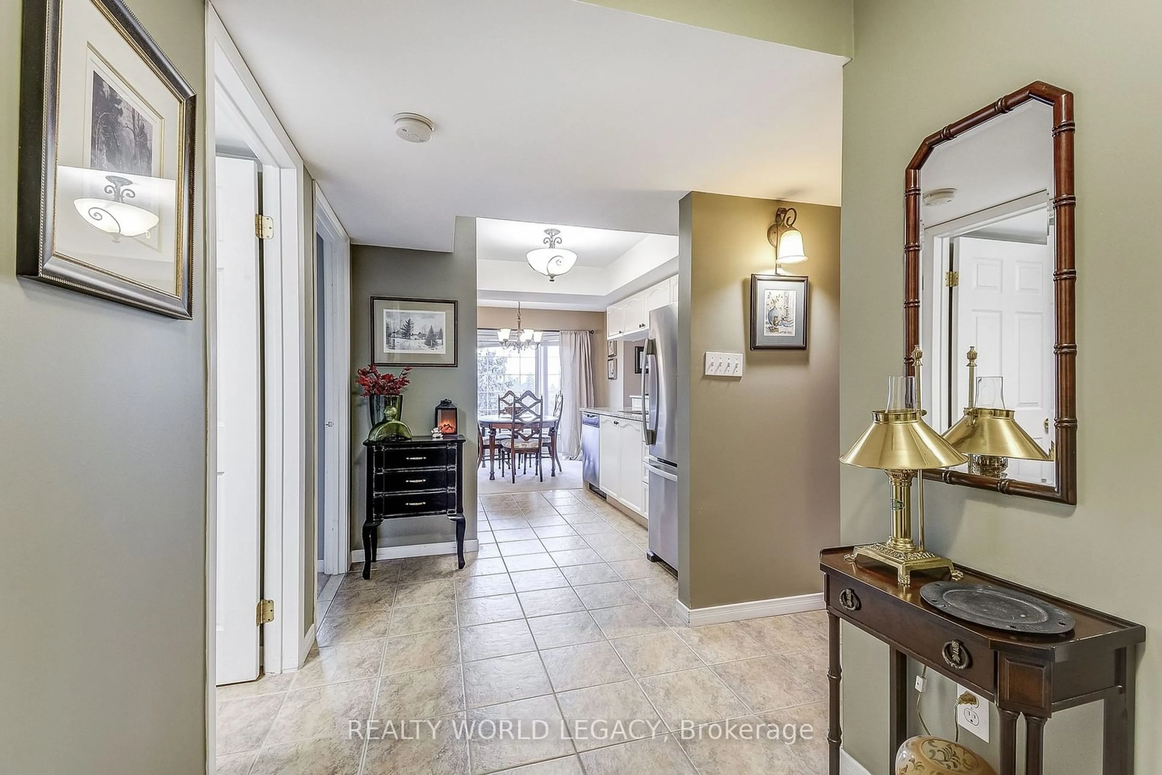 Indoor entryway, wood floors for 216 Plains Rd #A402, Burlington Ontario L7T 4K8