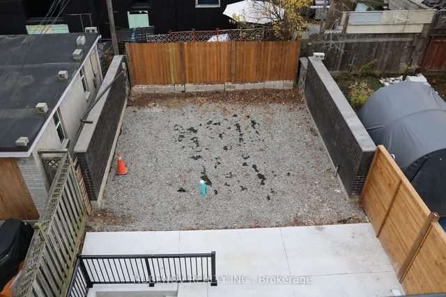 Additional property image - 1640 Dufferin St