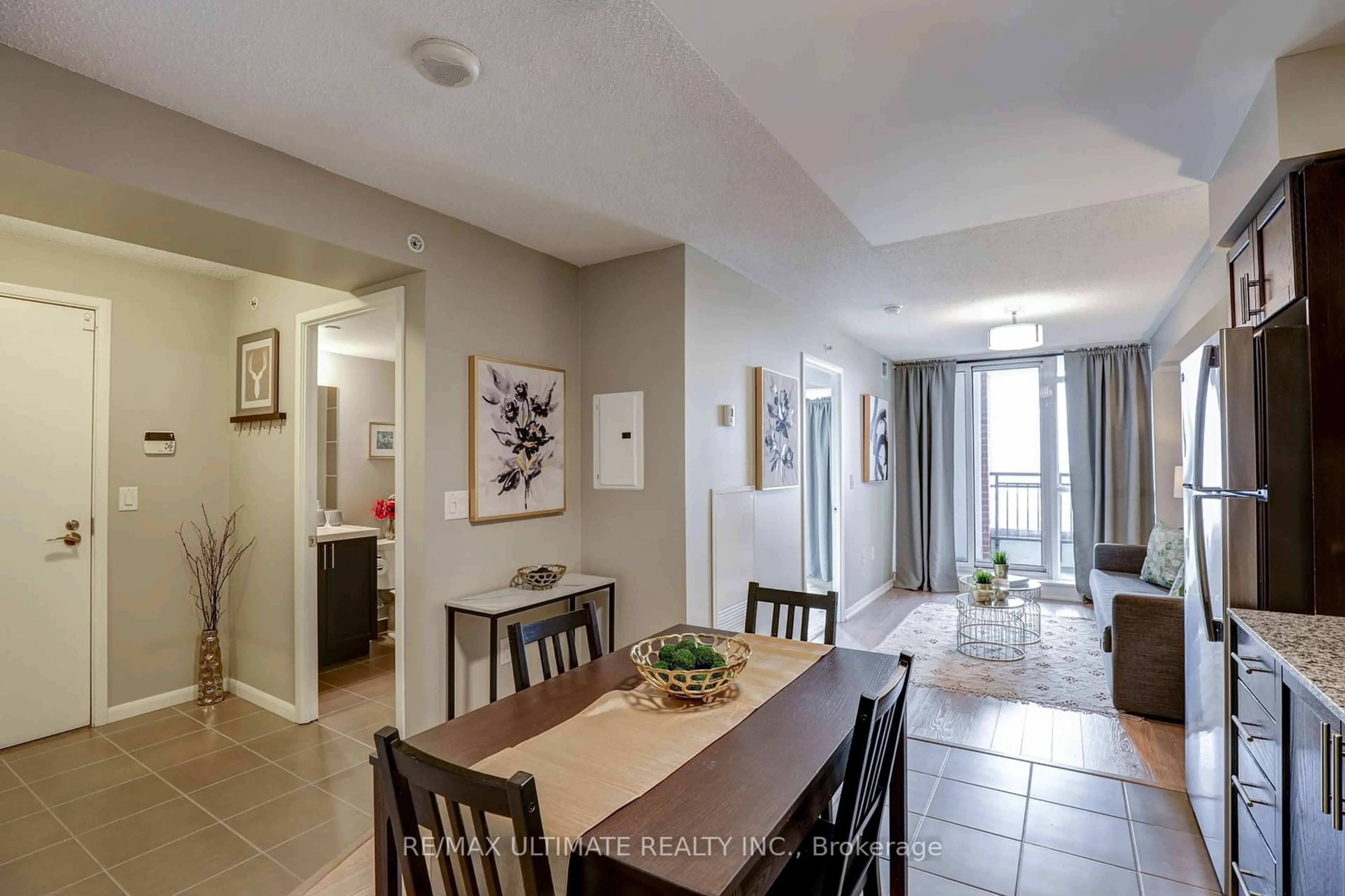 Dining room for 830 Lawrence Ave #2212, Toronto Ontario M6A 0B6