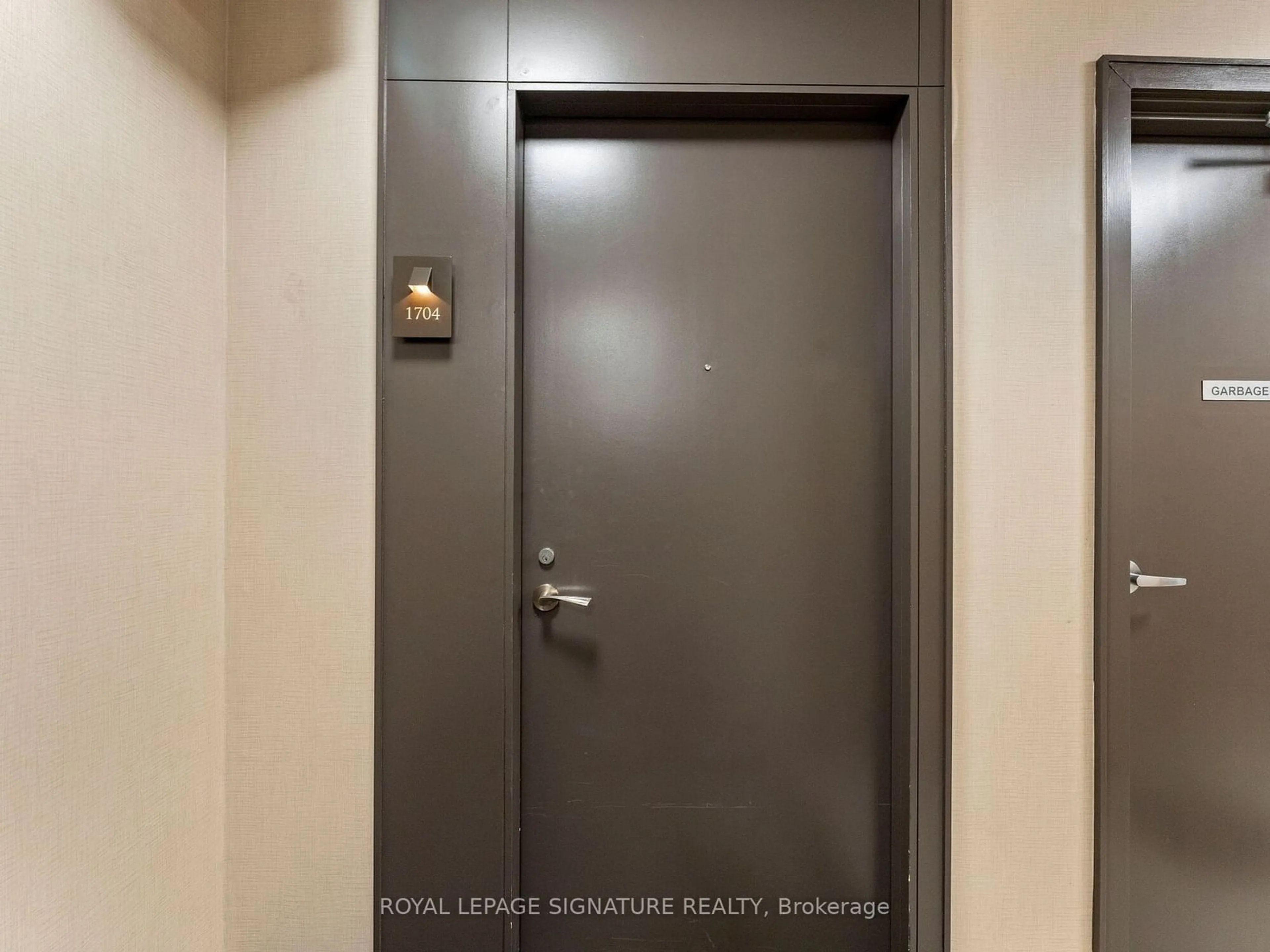 Indoor entryway, unknown floor for 2230 Lake Shore Blvd #1704, Toronto Ontario M8V 0B2