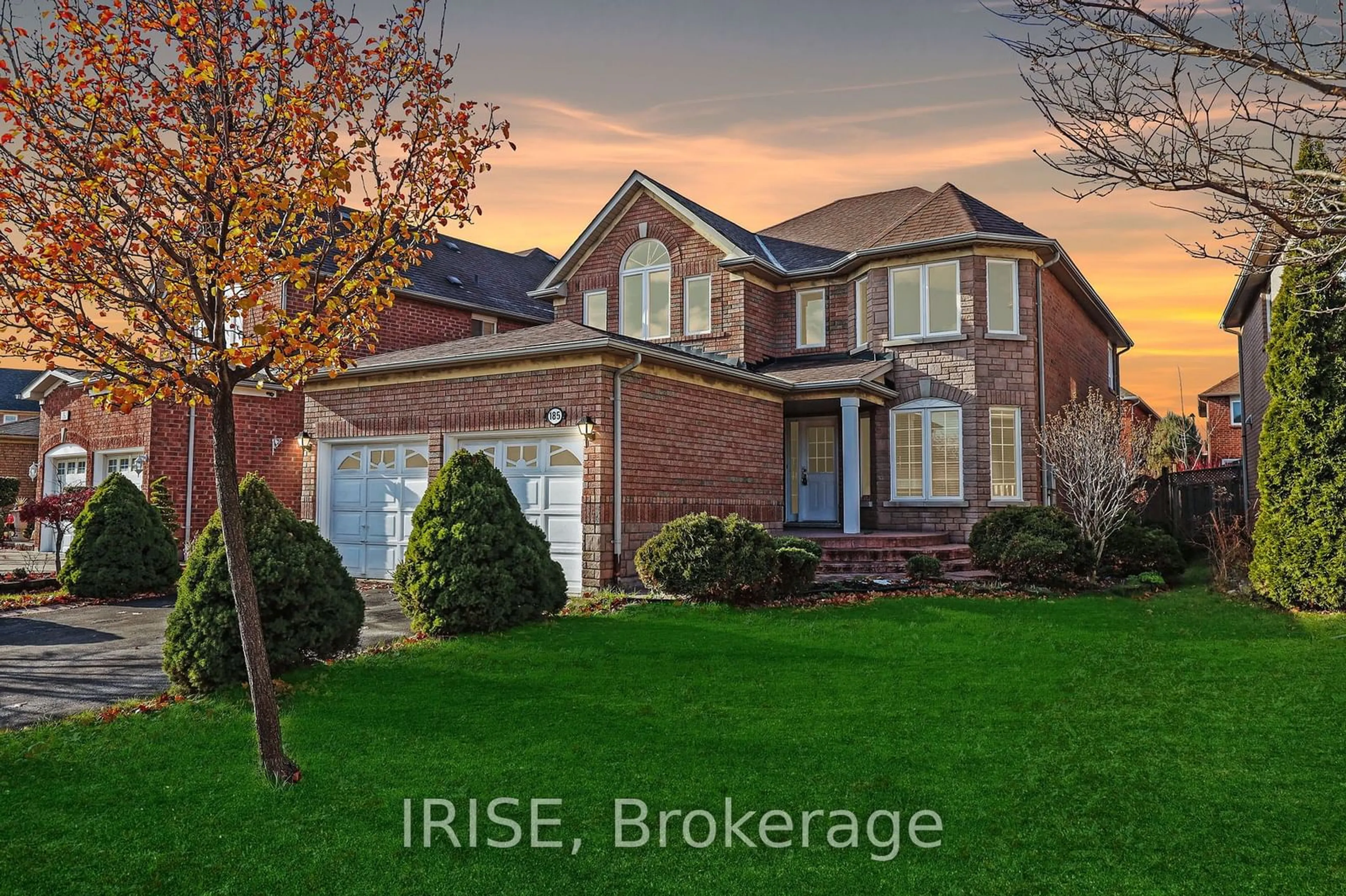 Frontside or backside of a home, the street view for 185 Mountainberry Rd, Brampton Ontario L6R 2L2