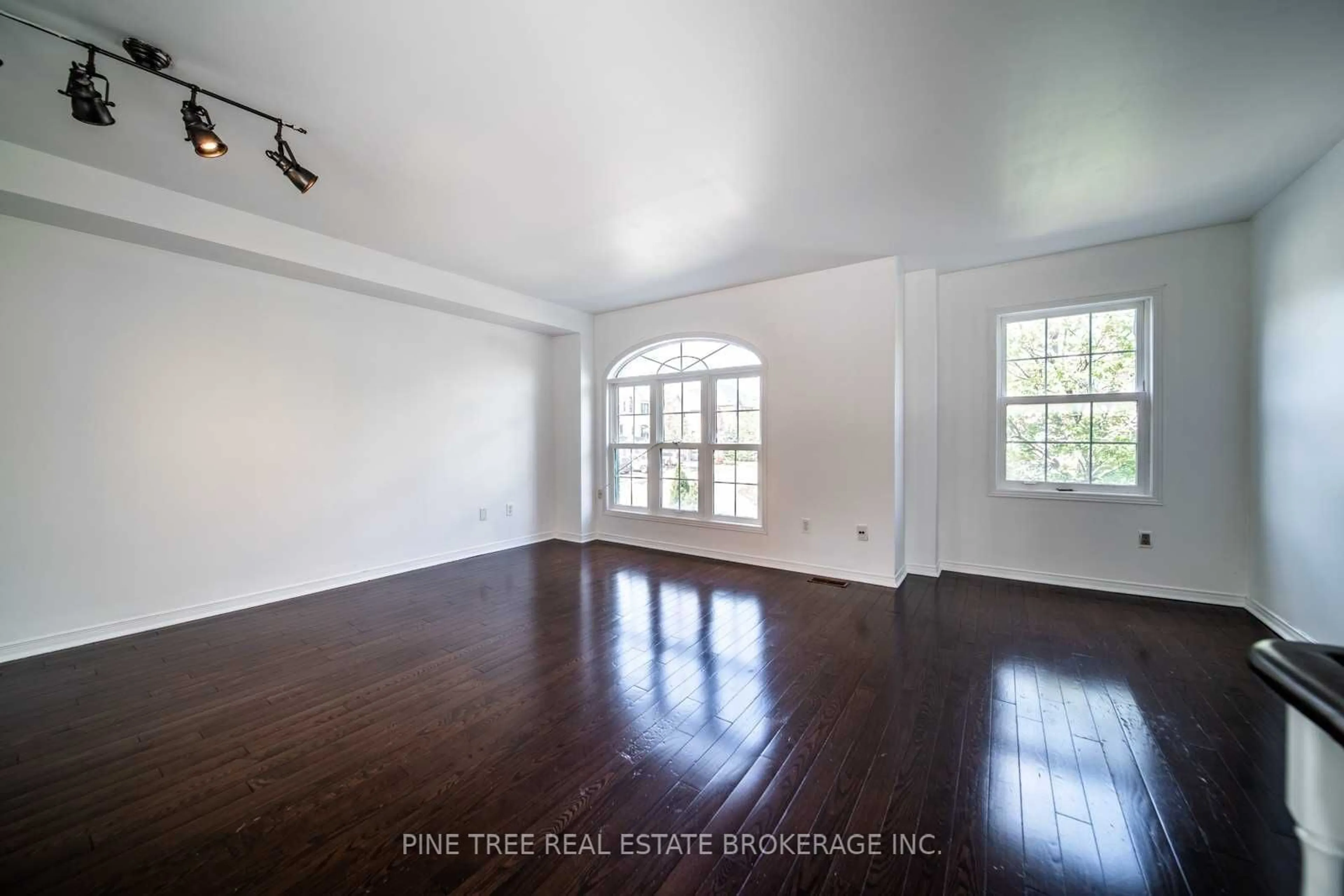 A pic of a room, wood floors for 24 Provincial Pl #24, Brampton Ontario L6S 6C5