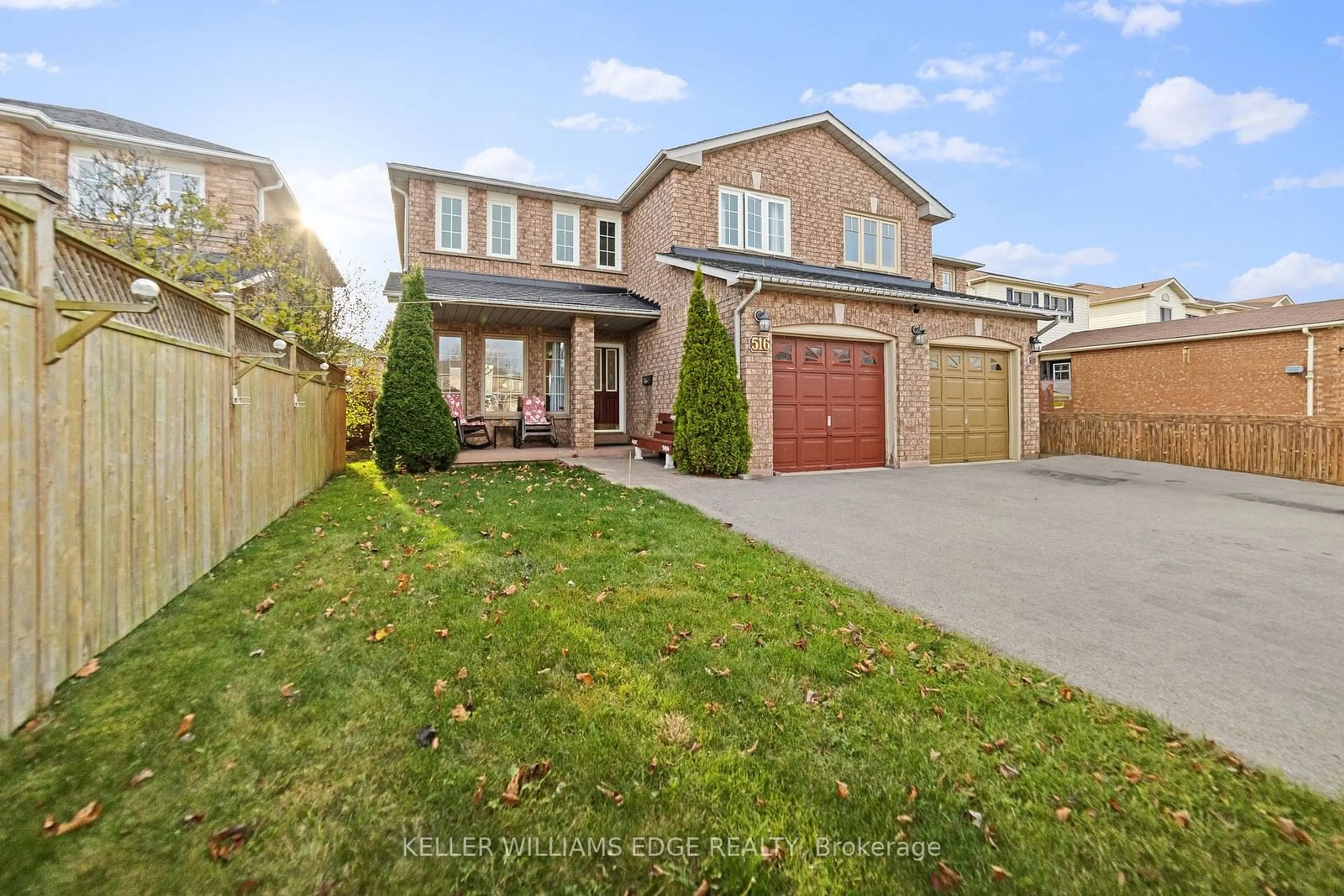 Frontside or backside of a home, the street view for 516 Eliza Cres, Burlington Ontario L7L 6C9