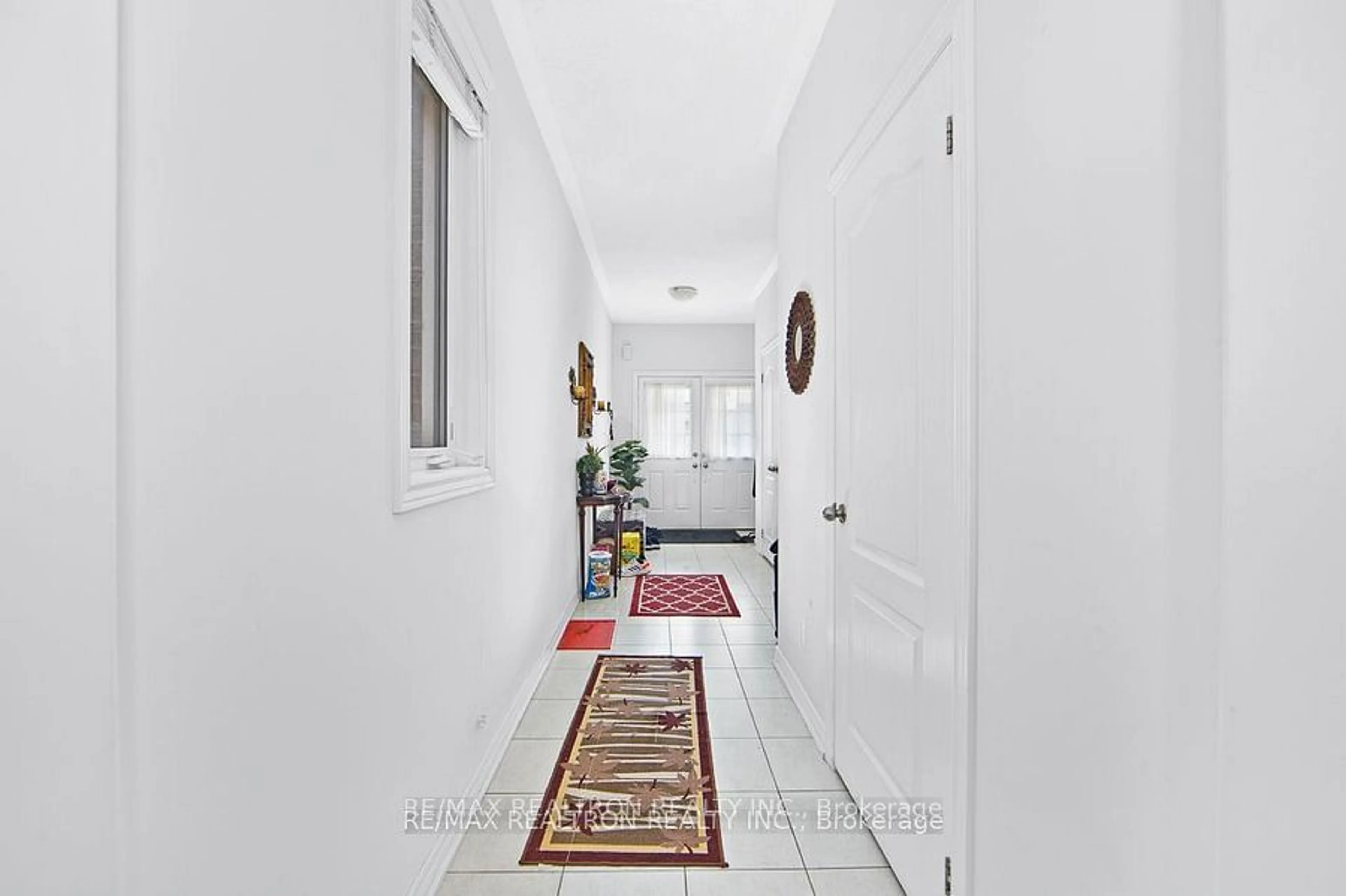 Indoor foyer, unknown floor for 856 Miltonbrook Cres, Milton Ontario L9T 7P5