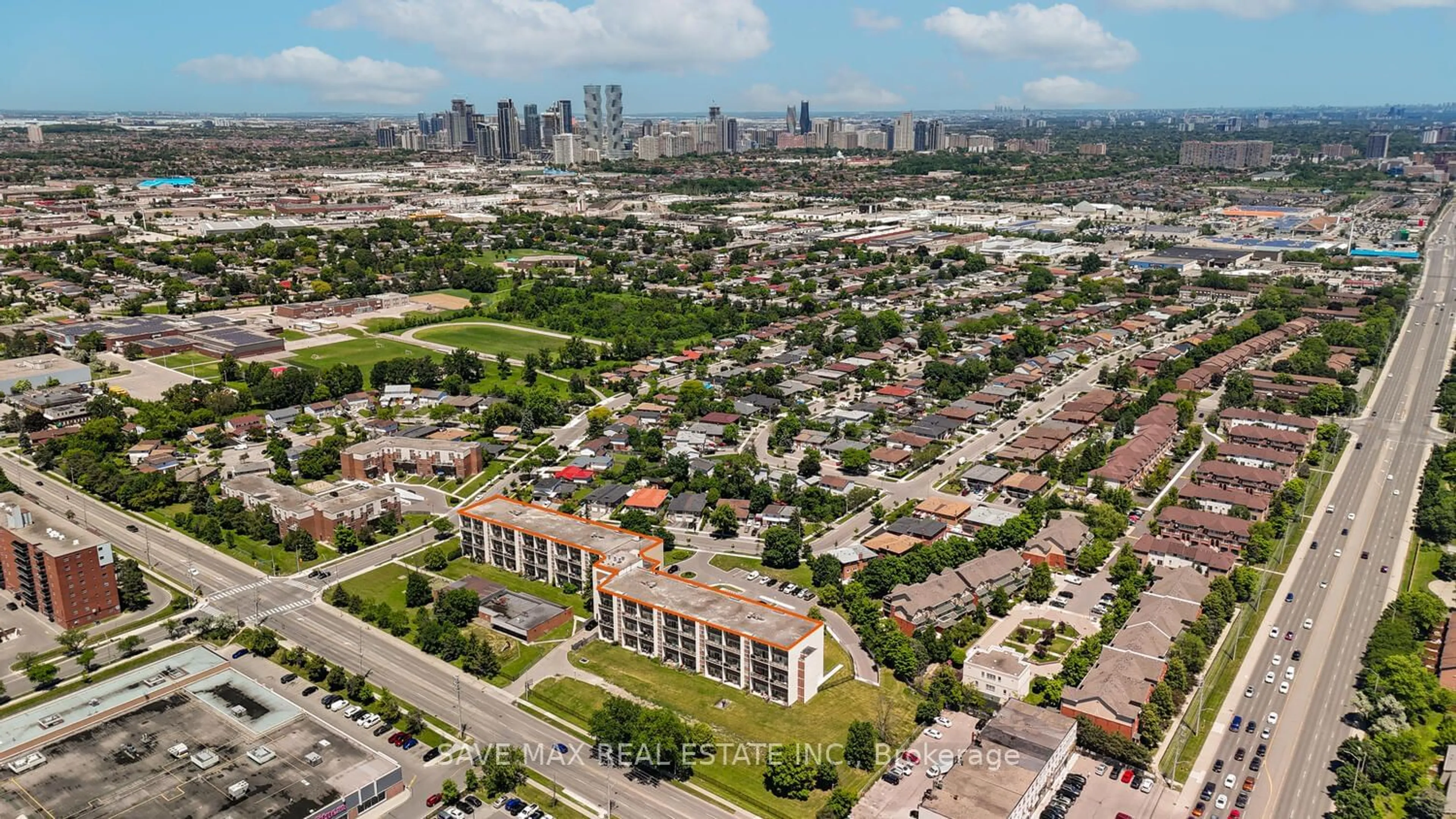 A pic from exterior of the house or condo, the view of city buildings for 1050 Stainton Dr #322, Mississauga Ontario L5C 2T7