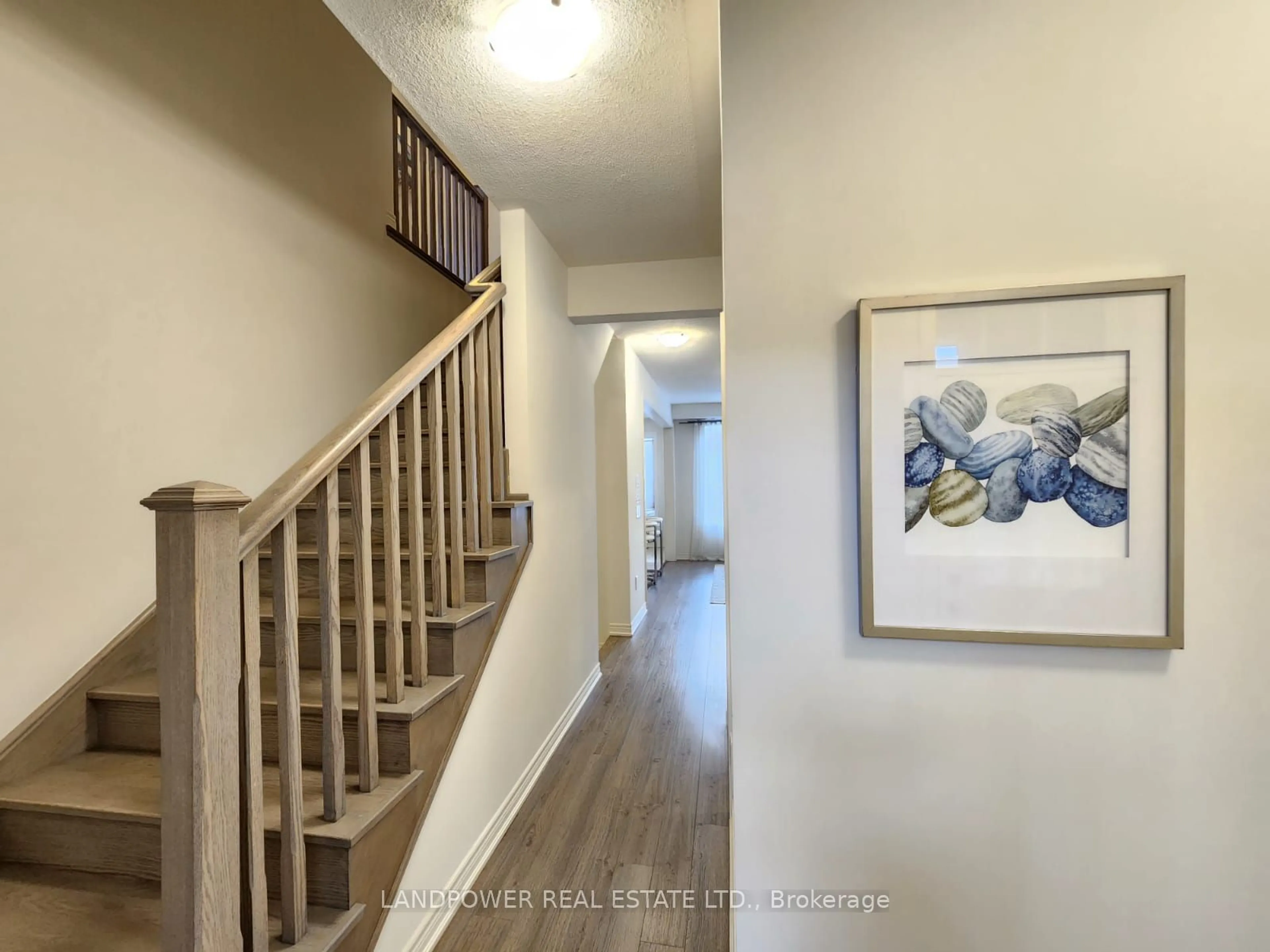 Indoor foyer, wood floors for 1460 Pratt Hts, Milton Ontario L9E 1J3