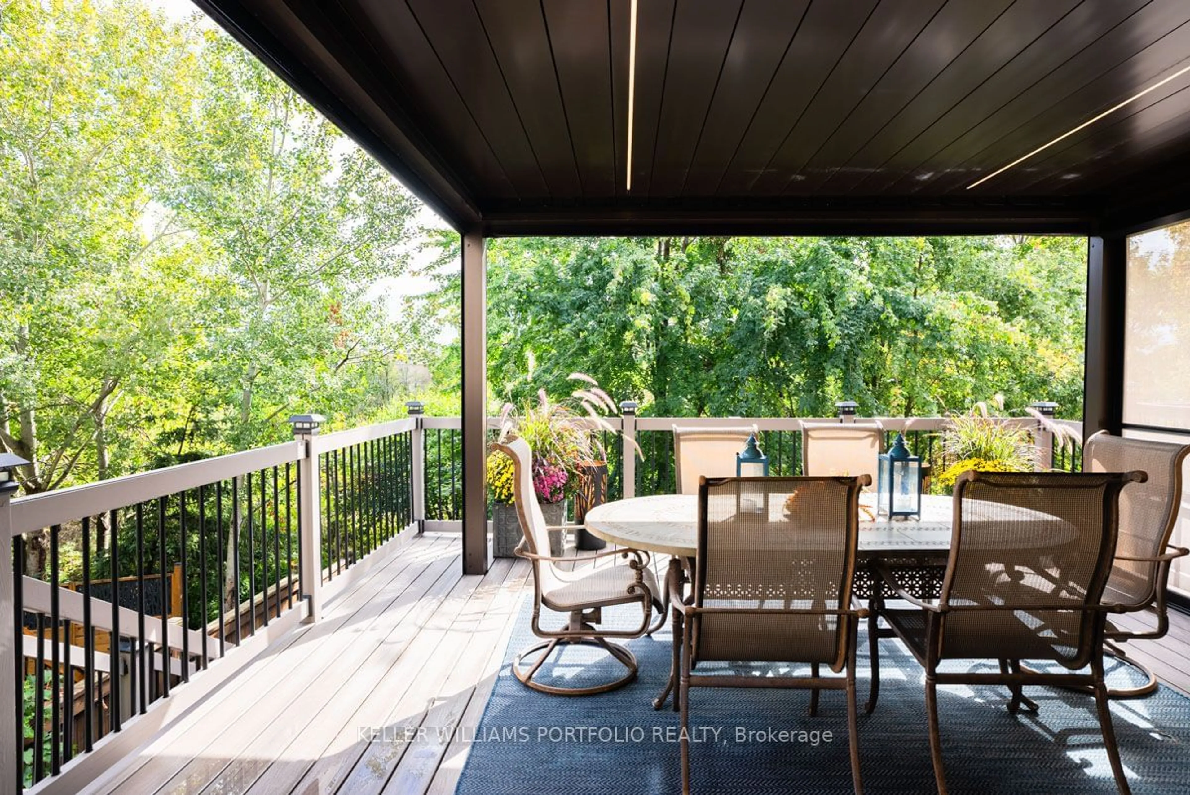 Patio, cottage for 3122A Cardross Crt, Oakville Ontario L6M 0A1