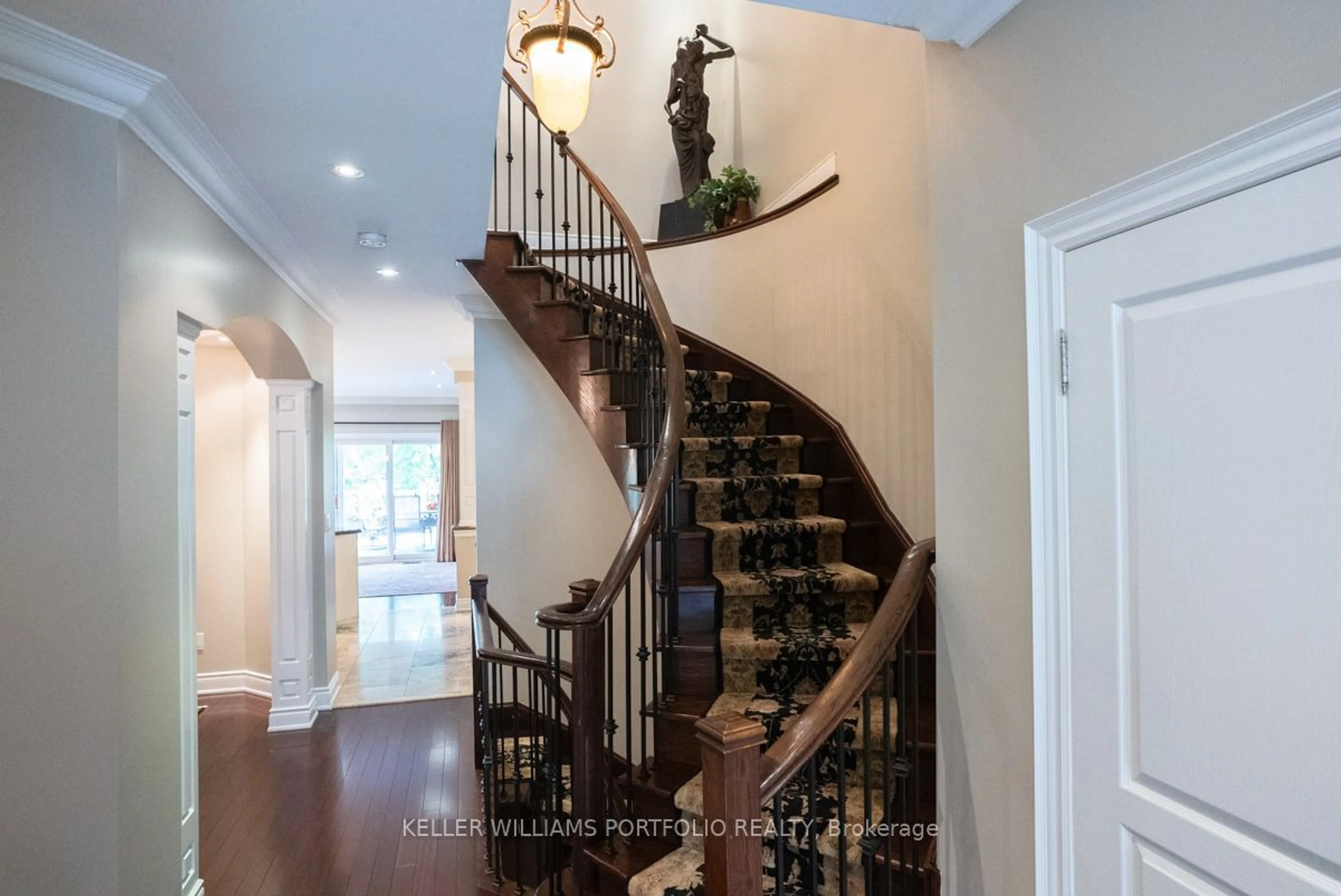 Stairs for 3122 Cardross Crt, Oakville Ontario L6M 0A1