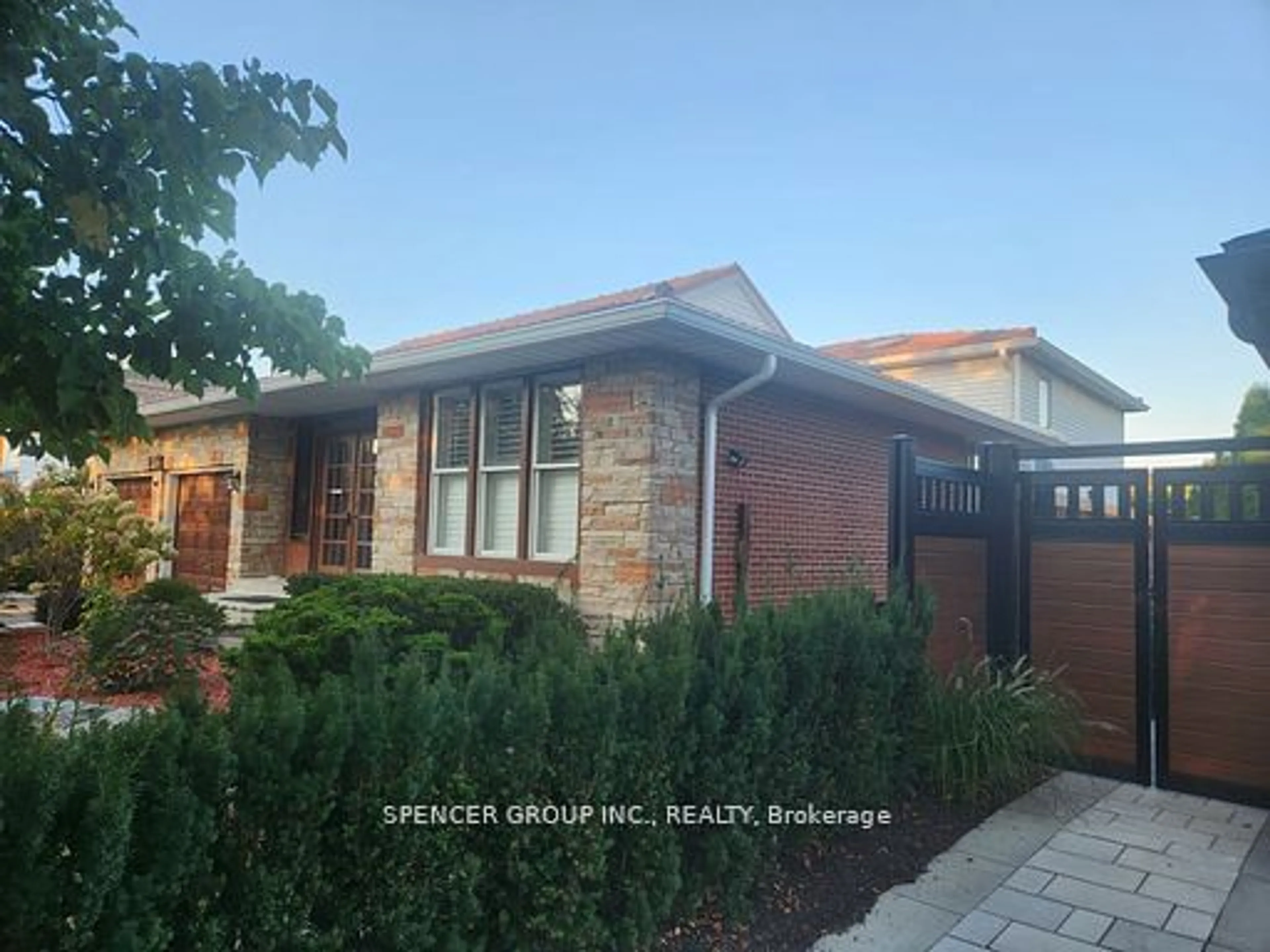 Home with brick exterior material for 1856 Briarcrook Cres, Mississauga Ontario L4X 1X4