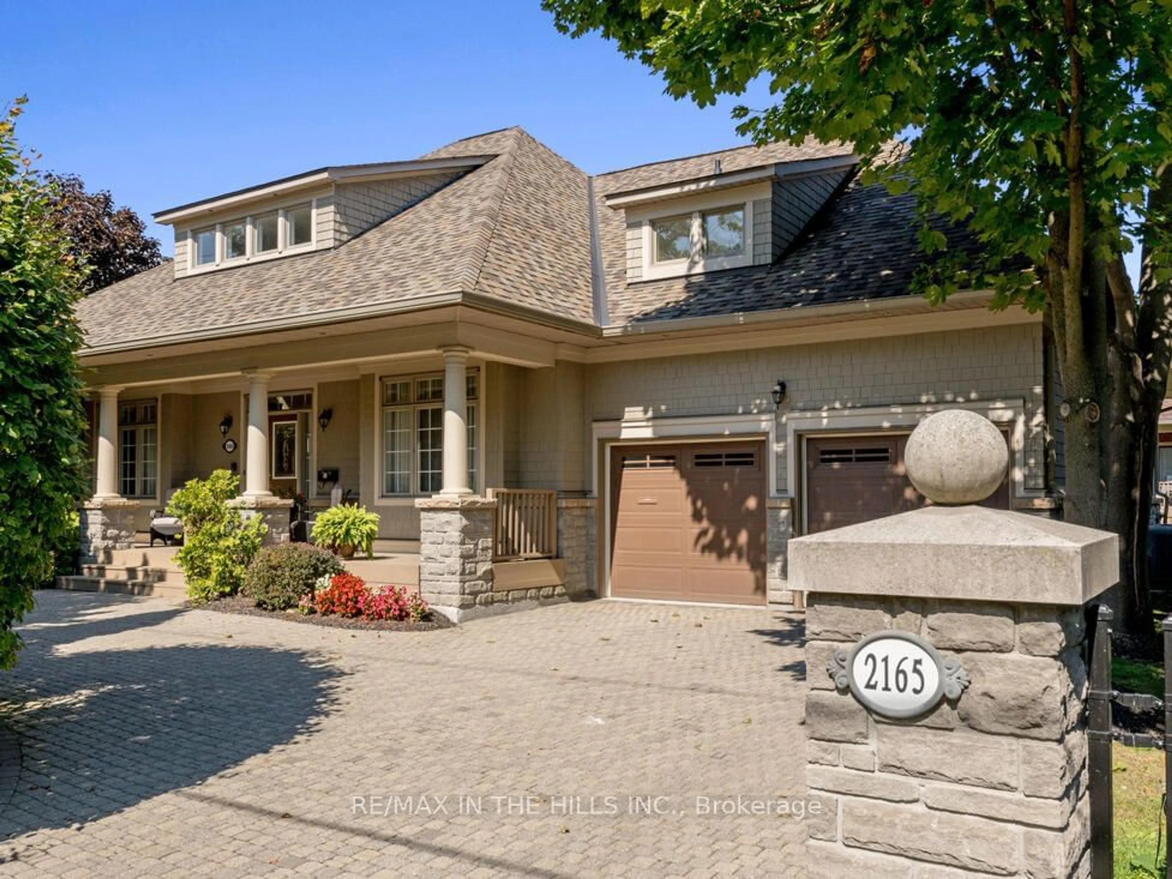 Frontside or backside of a home, cottage for 2165 Stavebank Rd #27, Mississauga Ontario L5C 1T3