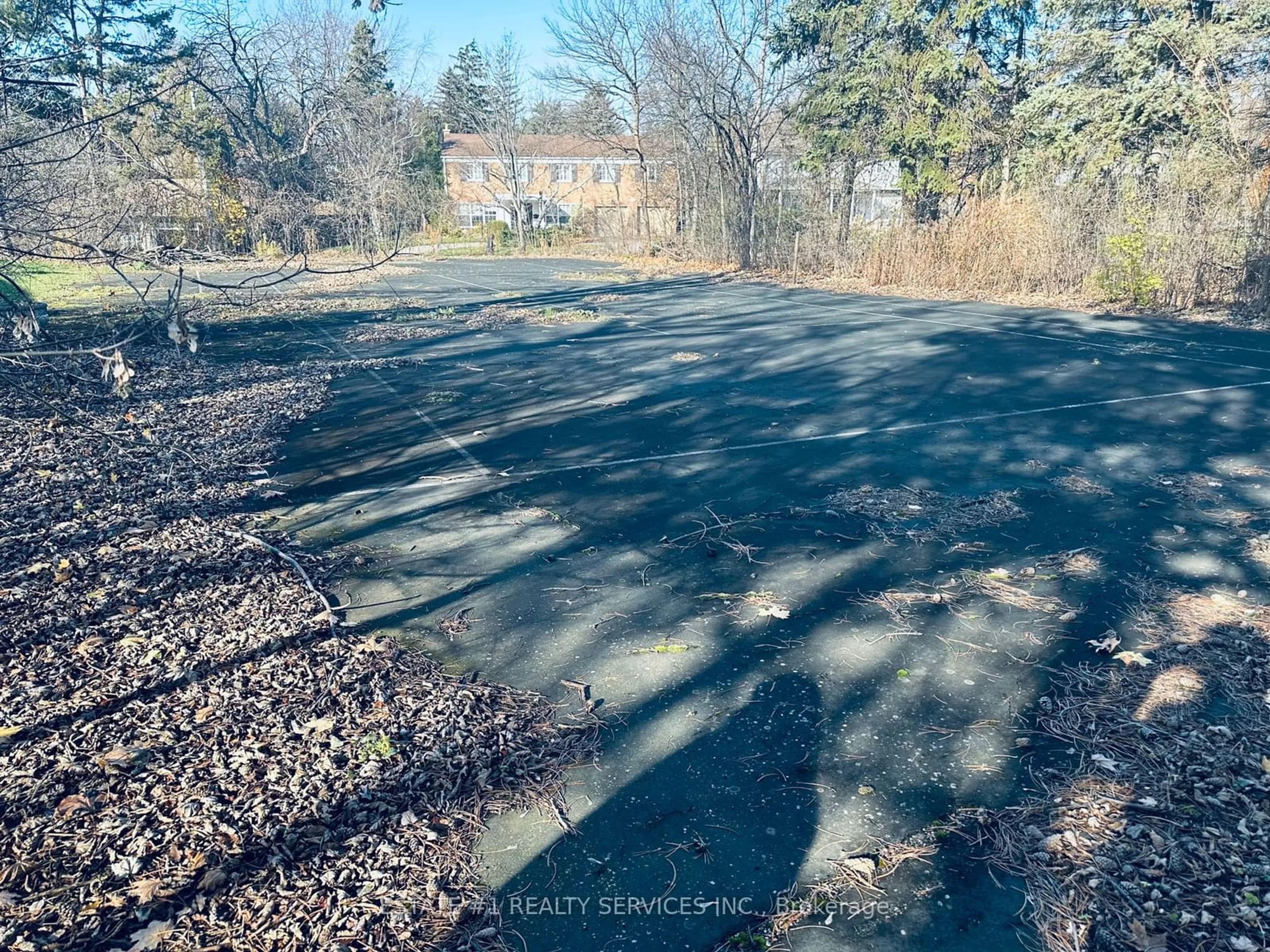 Frontside or backside of a home, the street view for 58 Parkview Pl, Brampton Ontario L6W 2G2