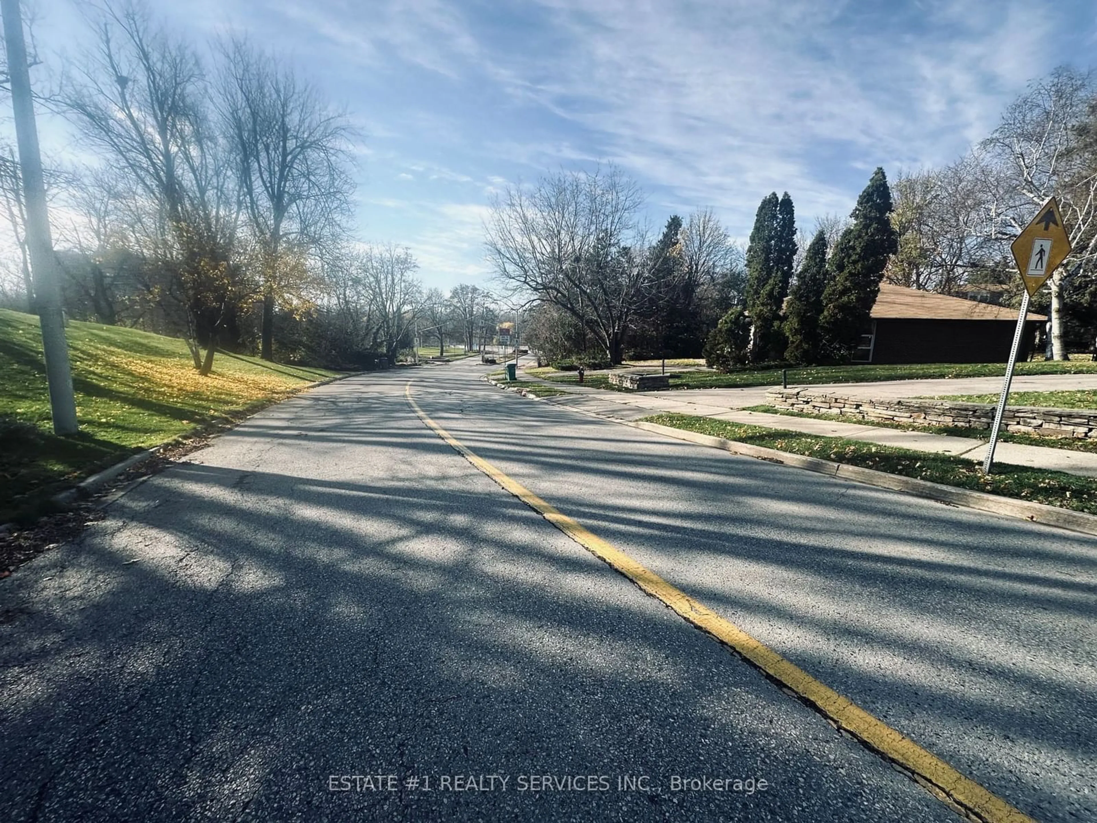 Frontside or backside of a home, the street view for 58 Parkview Pl, Brampton Ontario L6W 2G2