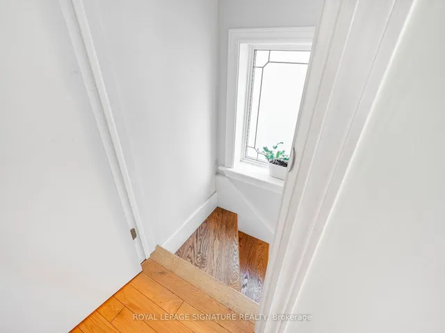 Additional property image - 914 Royal York Rd