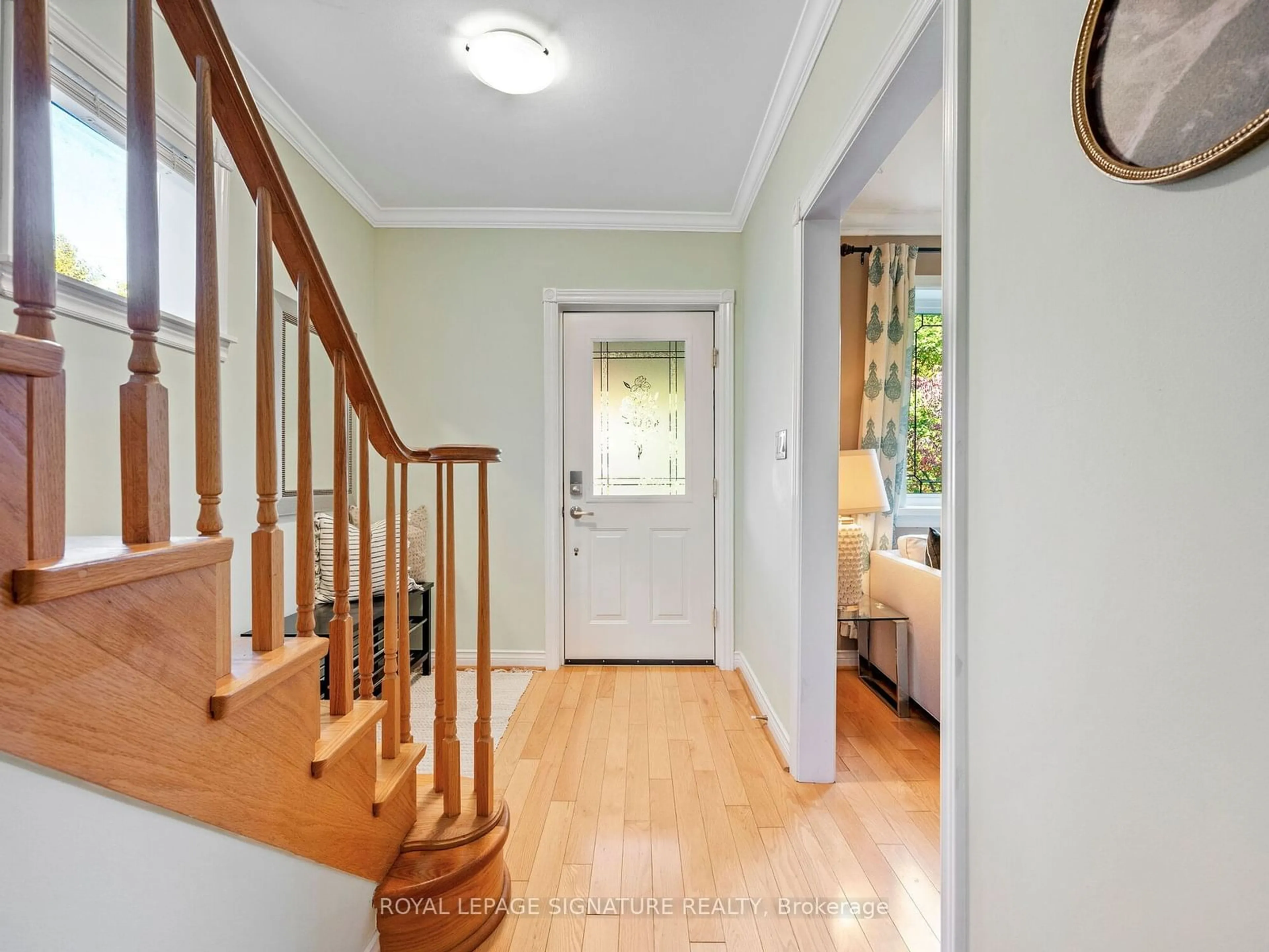 Indoor entryway, wood floors for 914 Royal York Rd, Toronto Ontario M8Y 2V7