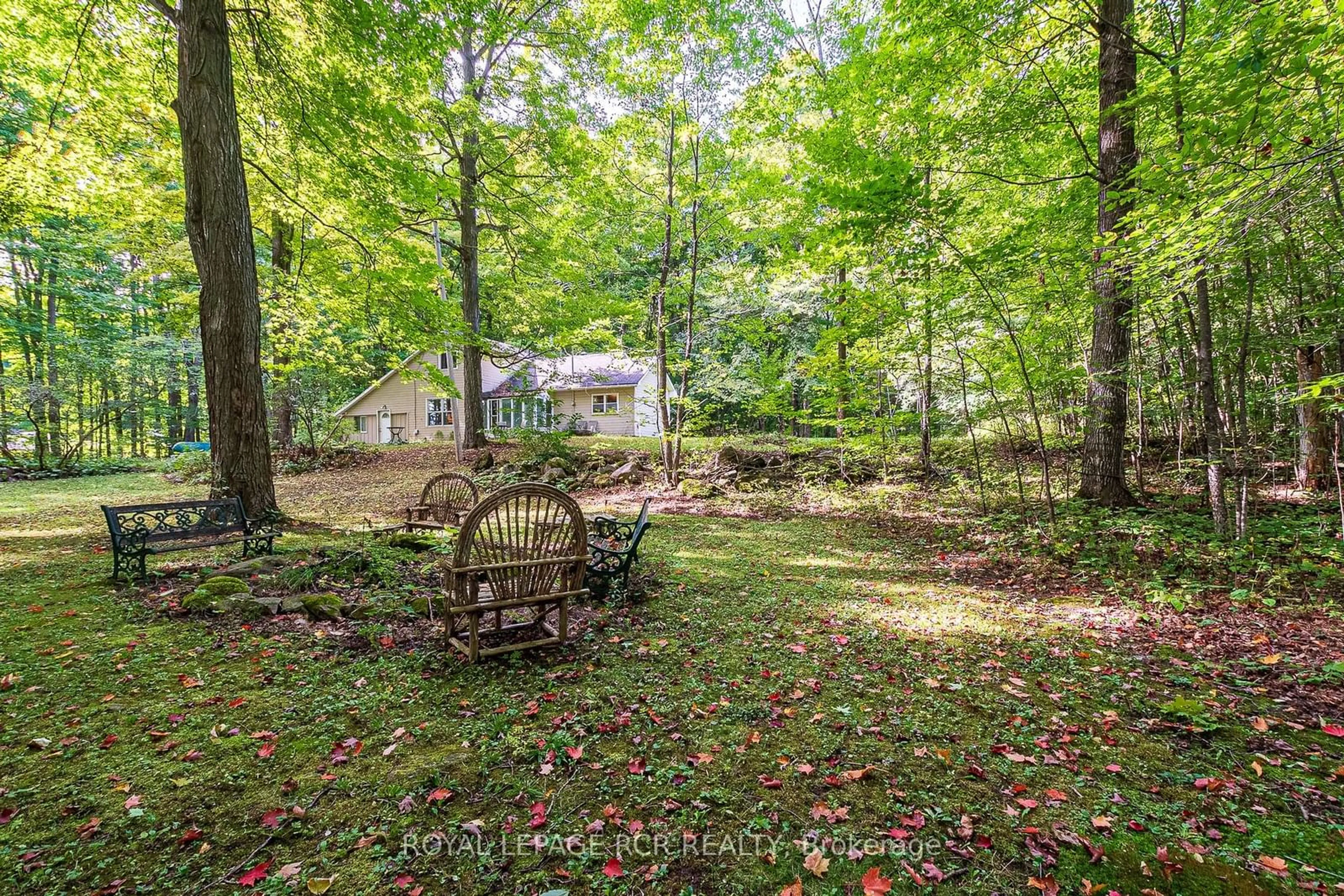 Patio, the fenced backyard for 1290 Olde Base Line Rd, Caledon Ontario L7C 0J1