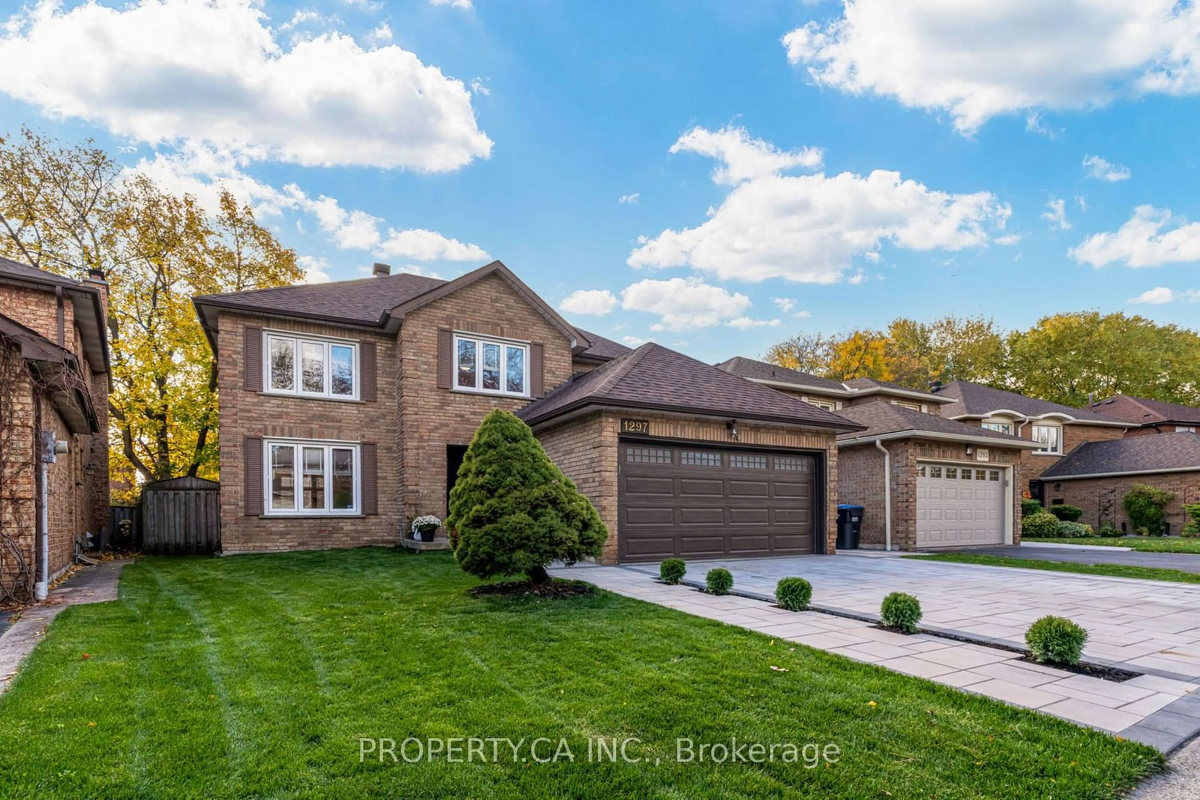 Home with brick exterior material for 1297 Deer Run, Mississauga Ontario L5C 3P8