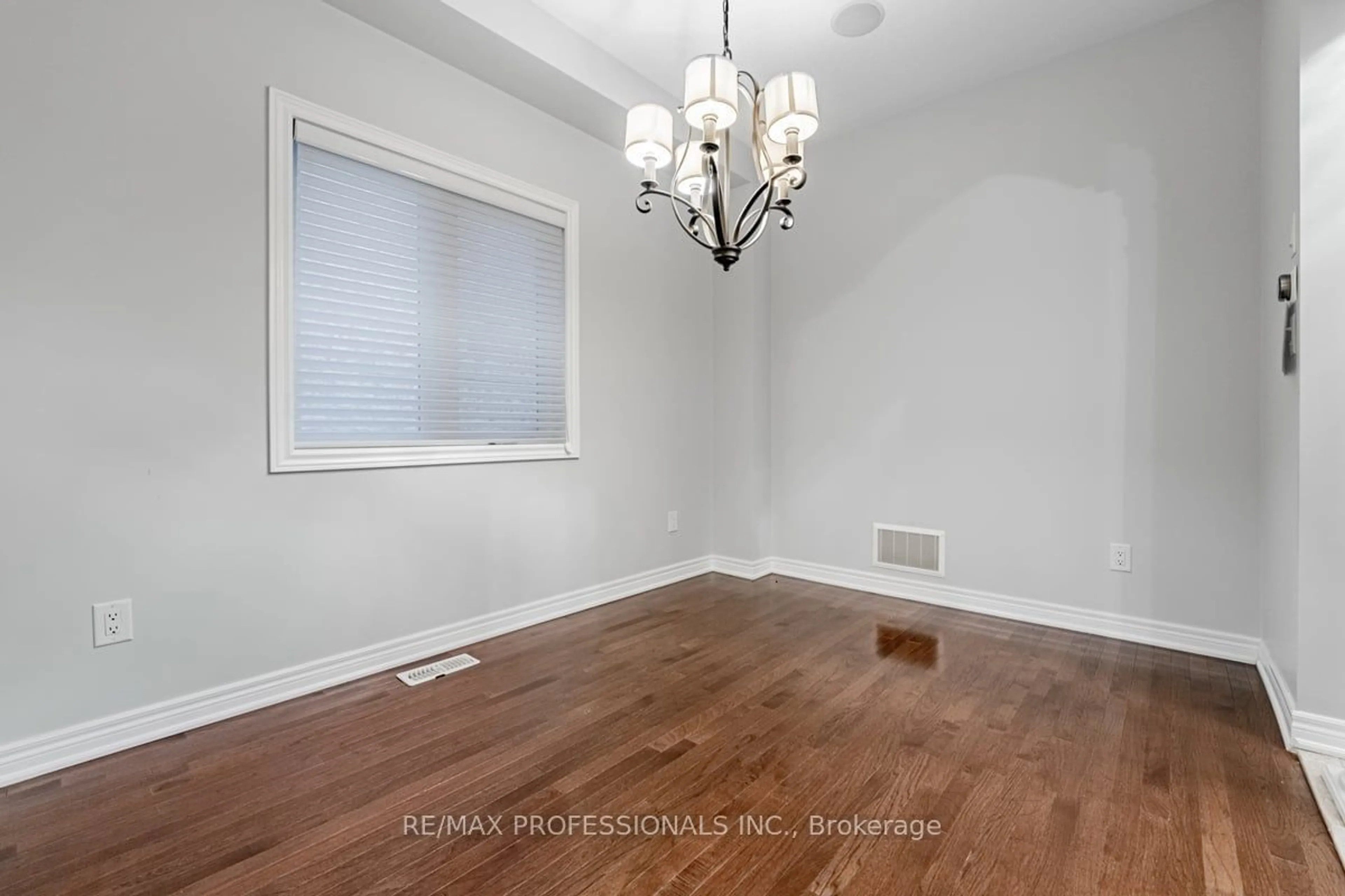 A pic of a room, wood floors for 2436 Valleyridge Dr, Oakville Ontario L6M 5G7