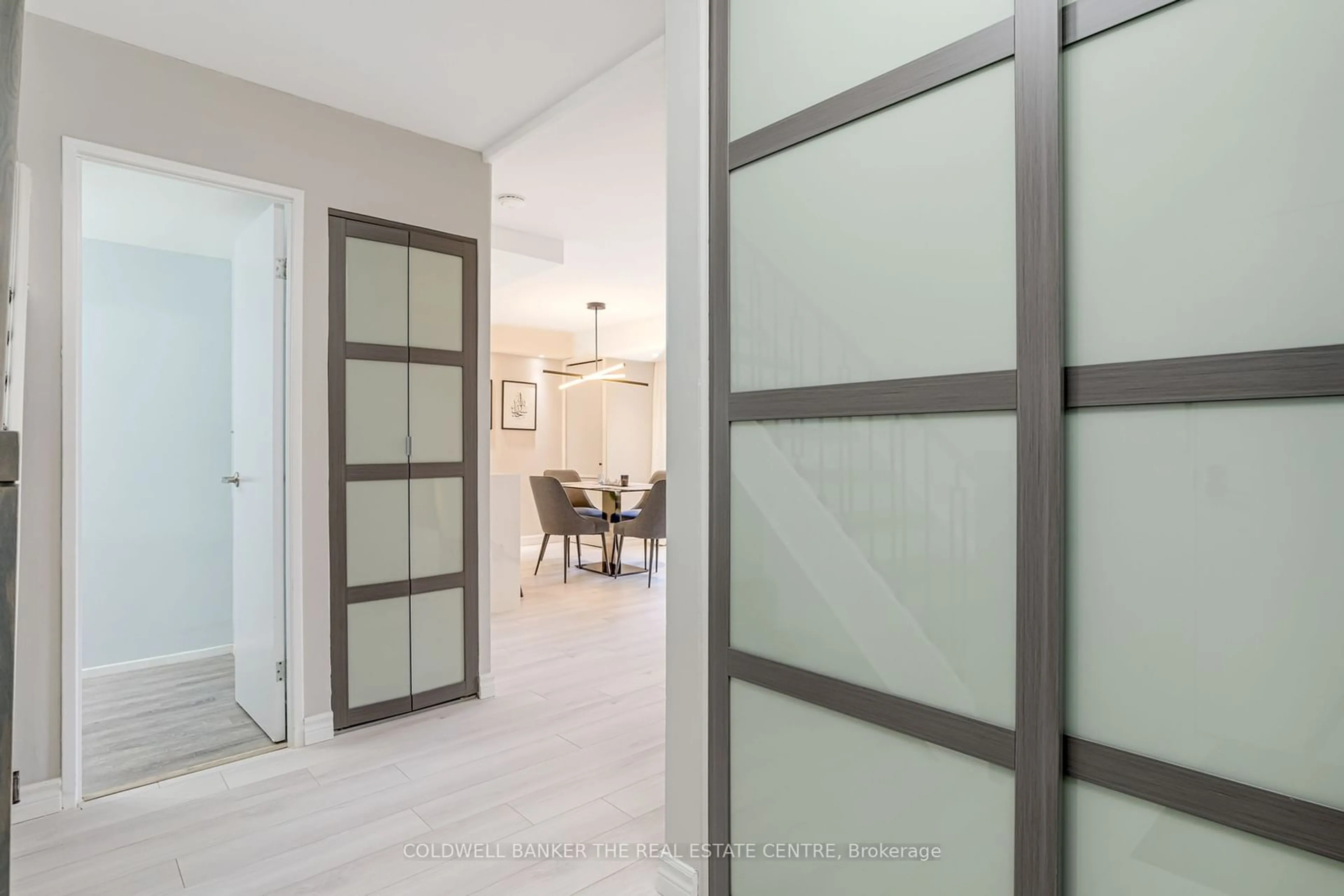 Indoor entryway, cement floor for 1300 Marlborough Crt #125, Oakville Ontario L6H 2S2