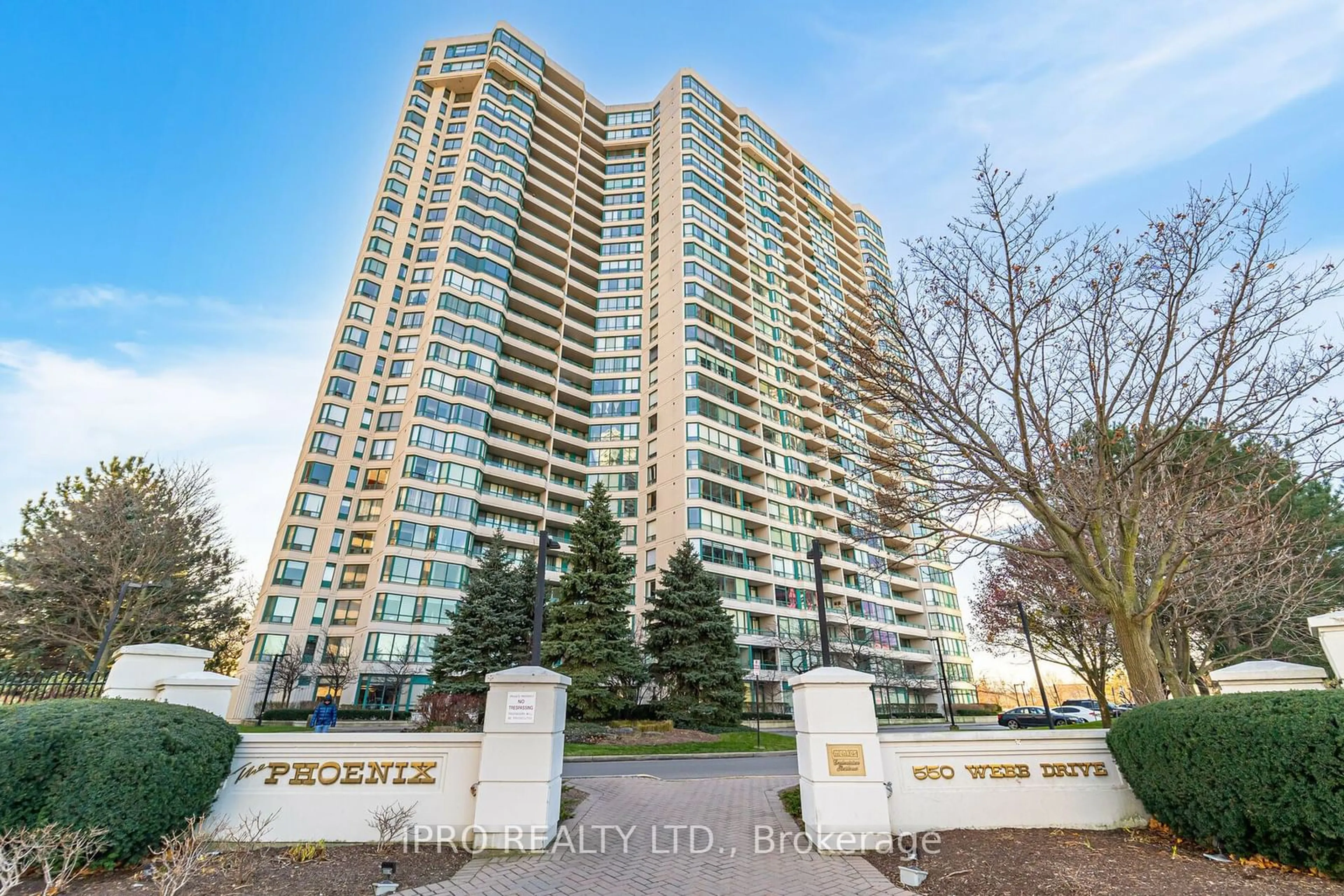 A pic from exterior of the house or condo, the front or back of building for 550 Webb Dr #2602, Mississauga Ontario L5B 3Y4