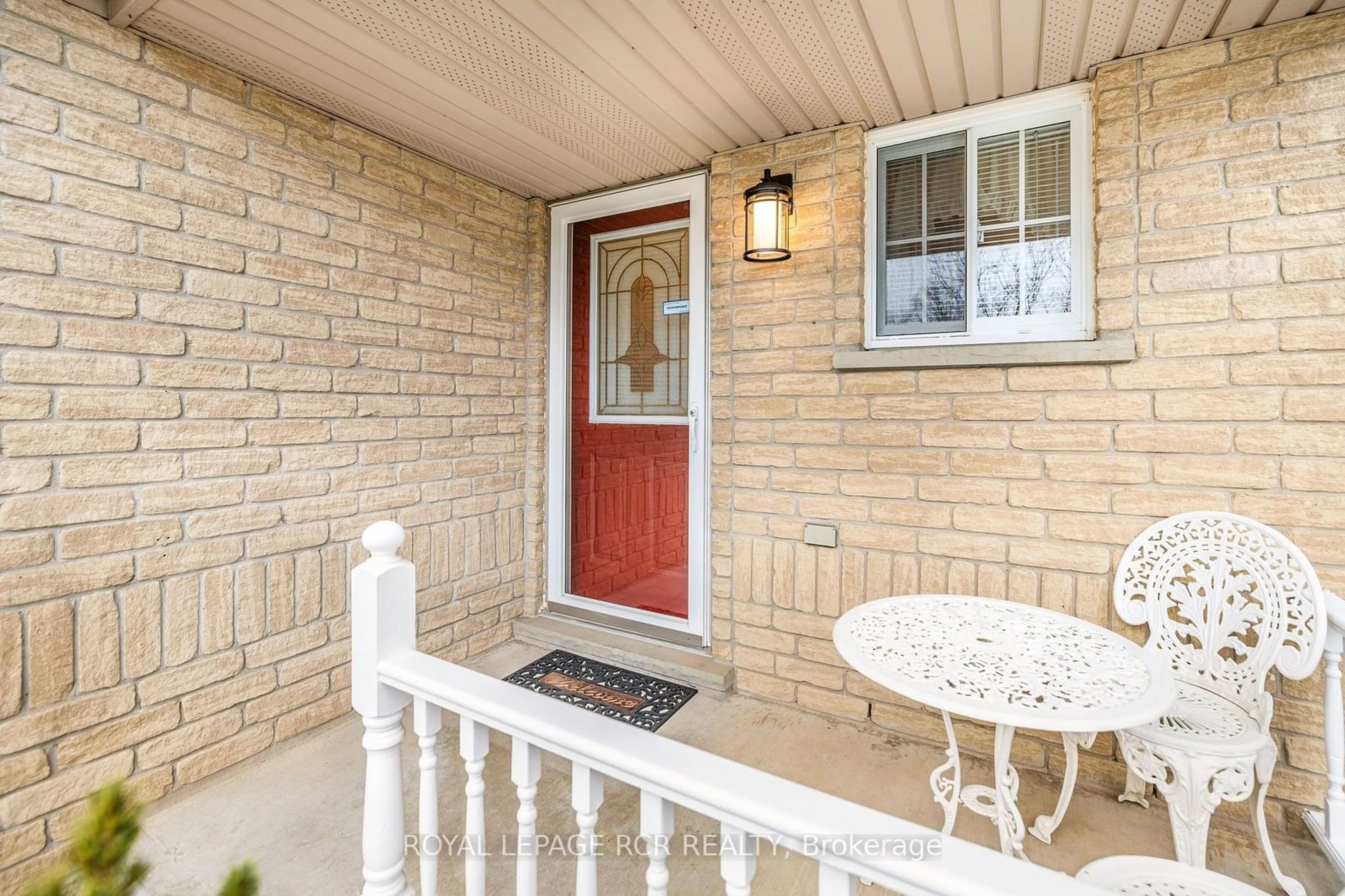 Indoor entryway, wood floors for 21 Colbourne Cres, Orangeville Ontario L9W 5A7