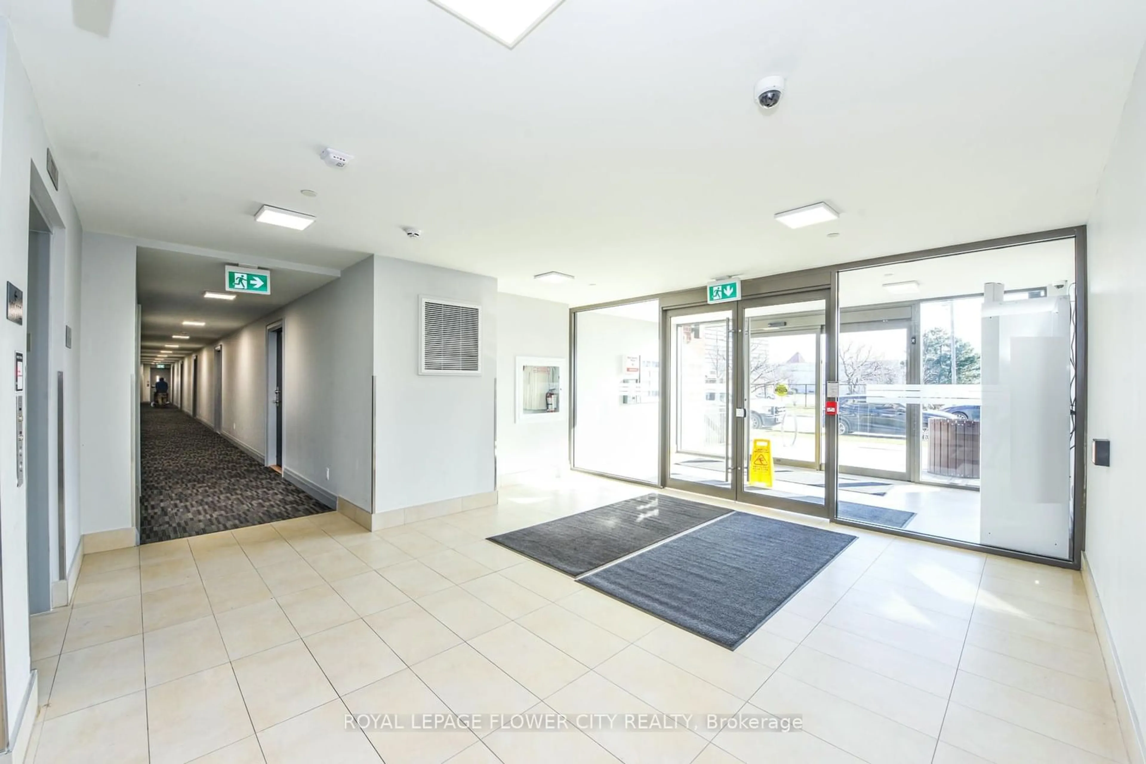 Indoor foyer, unknown floor for 95 Attmar Dr #205, Brampton Ontario L6Y 0Y6