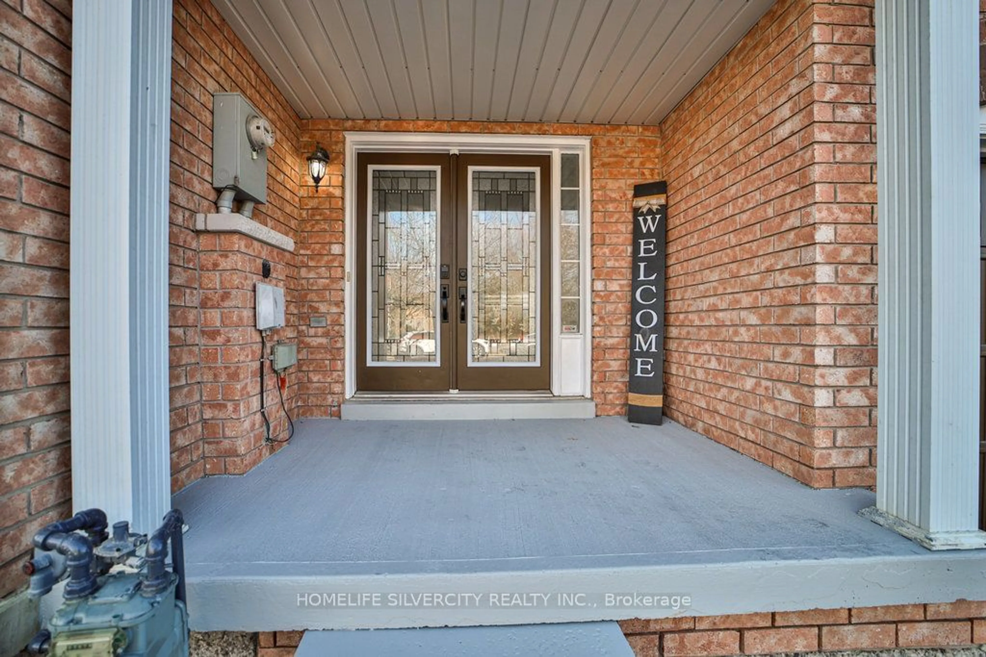 Indoor entryway, wood floors for 55 Samantha Cres, Brampton Ontario L6Z 0A6