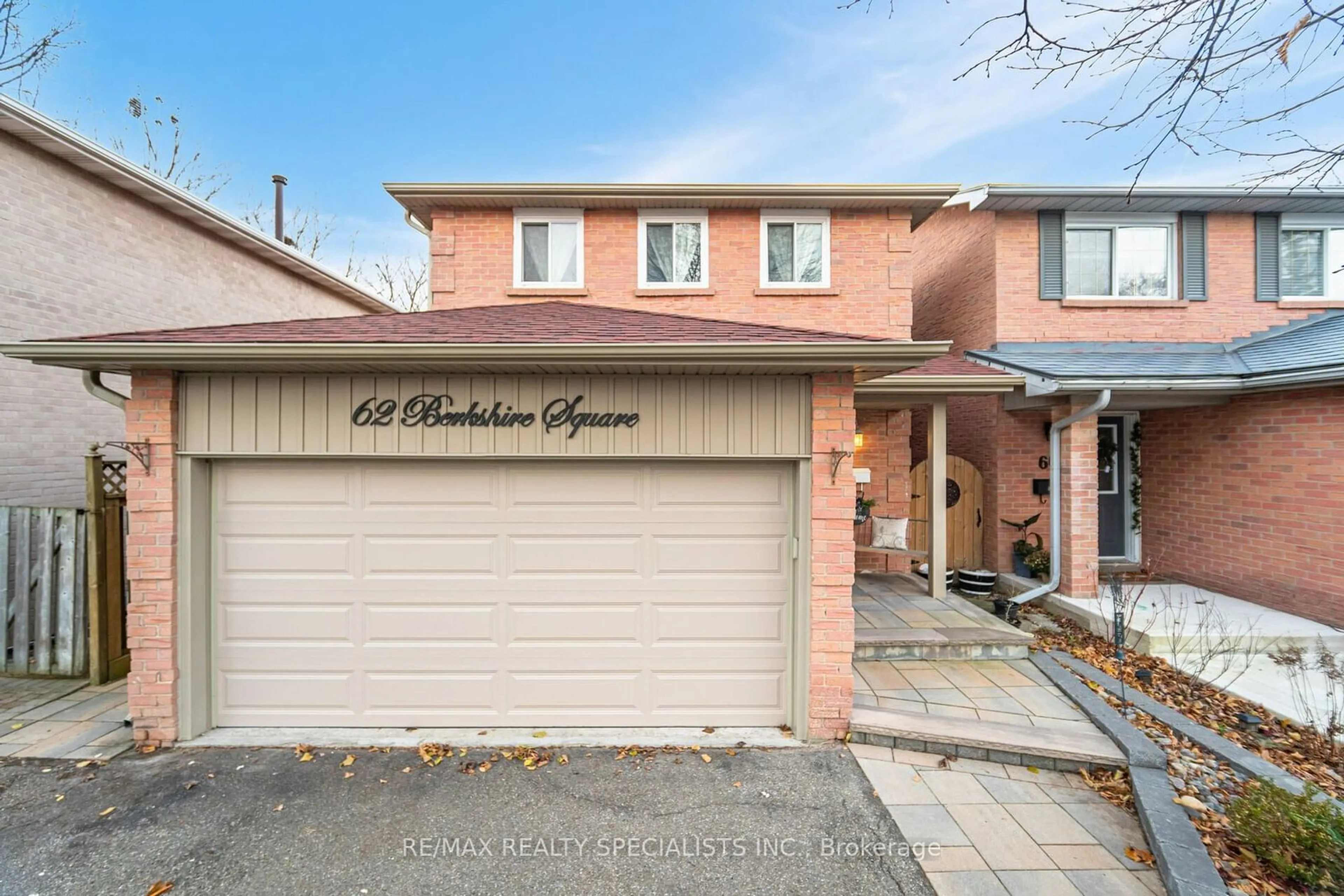 A pic from exterior of the house or condo, the street view for 62 Berkshire Sq, Brampton Ontario L6Z 1N4