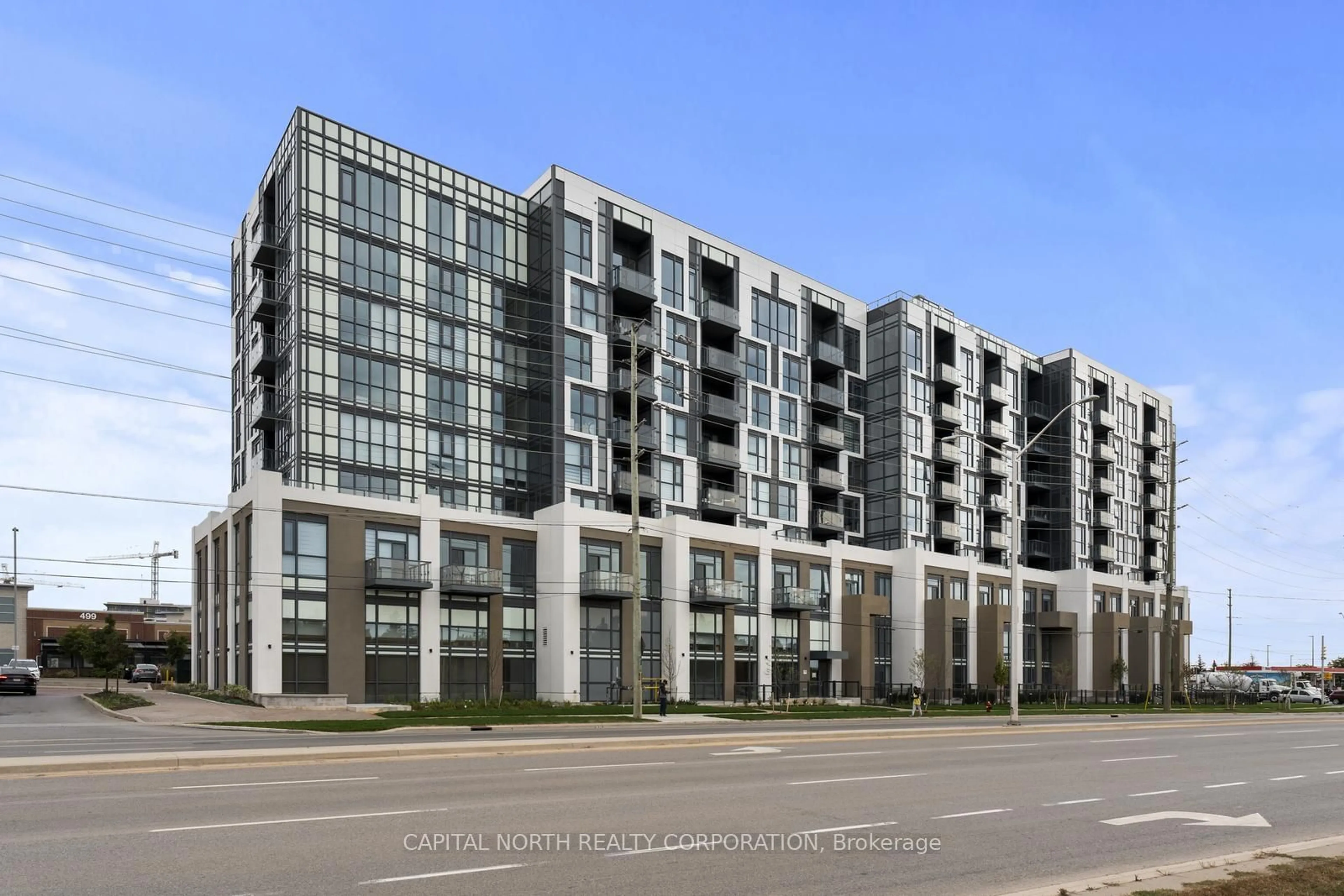 A pic from exterior of the house or condo, the front or back of building for 509 Dundas St #801, Oakville Ontario L6M 4M2