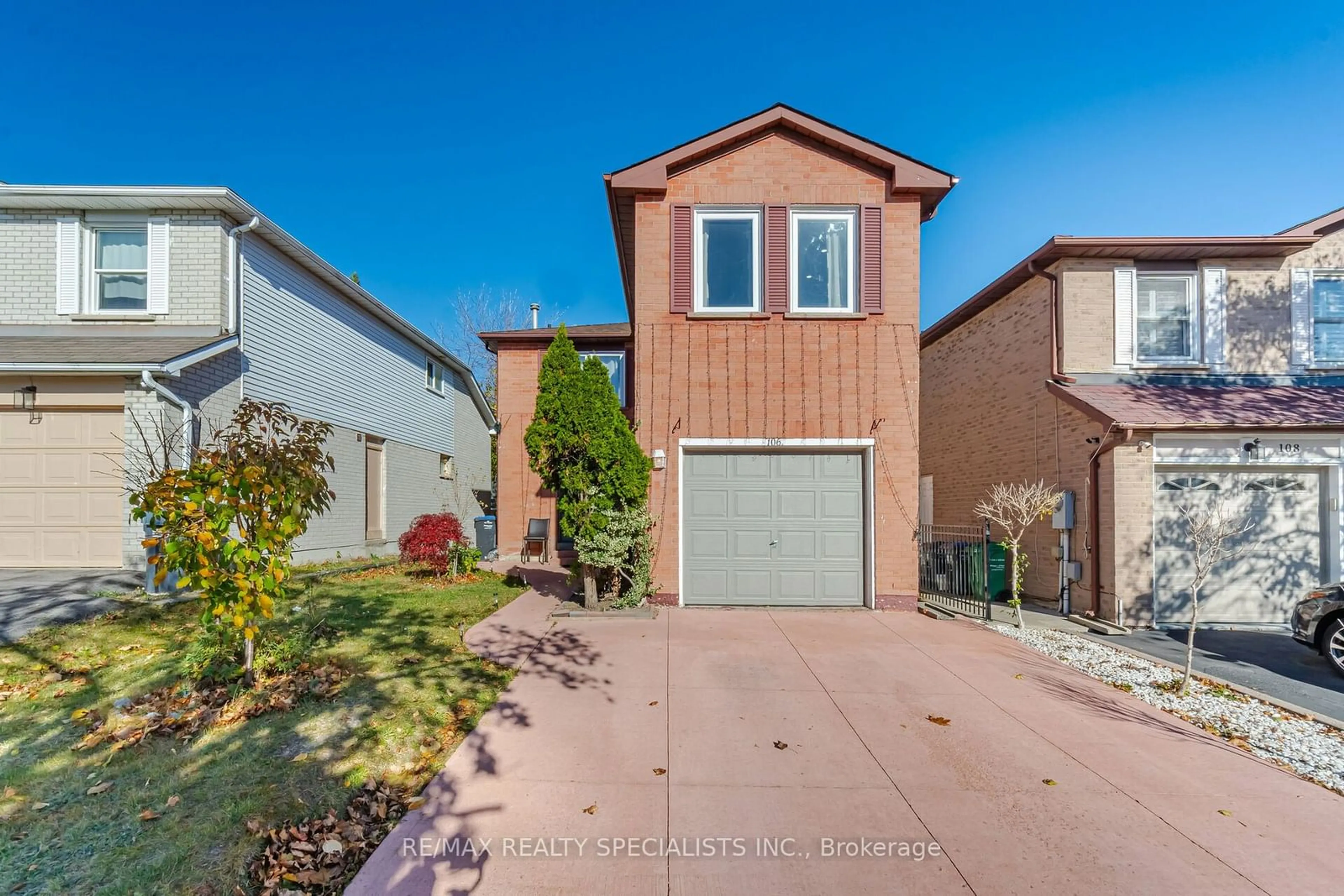 Frontside or backside of a home, the street view for 106 Horton Cres, Brampton Ontario L6S 5H5