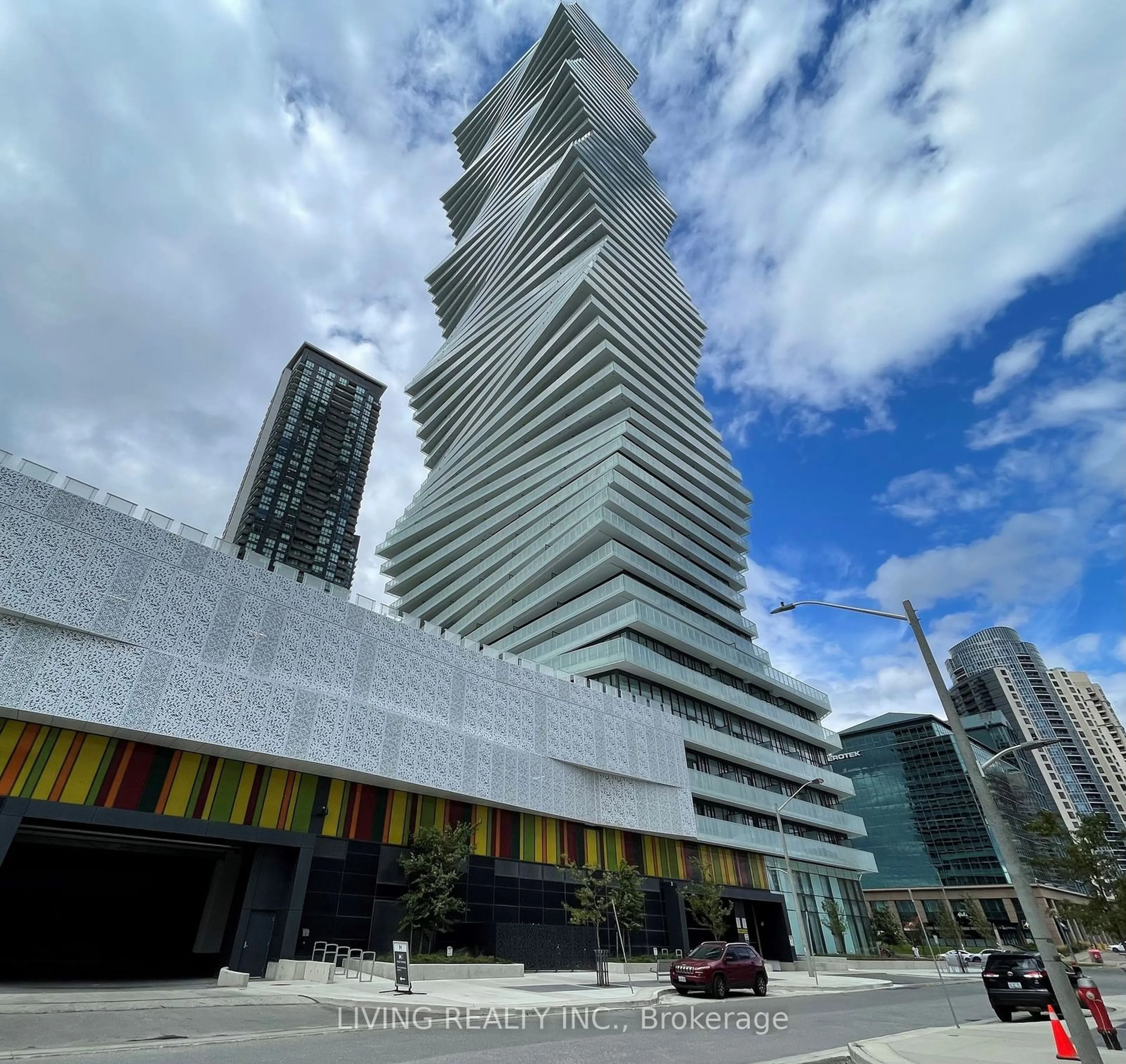 A pic from exterior of the house or condo, the street view for 3900 Confederation Pkwy #1505, Mississauga Ontario L5B 0M3