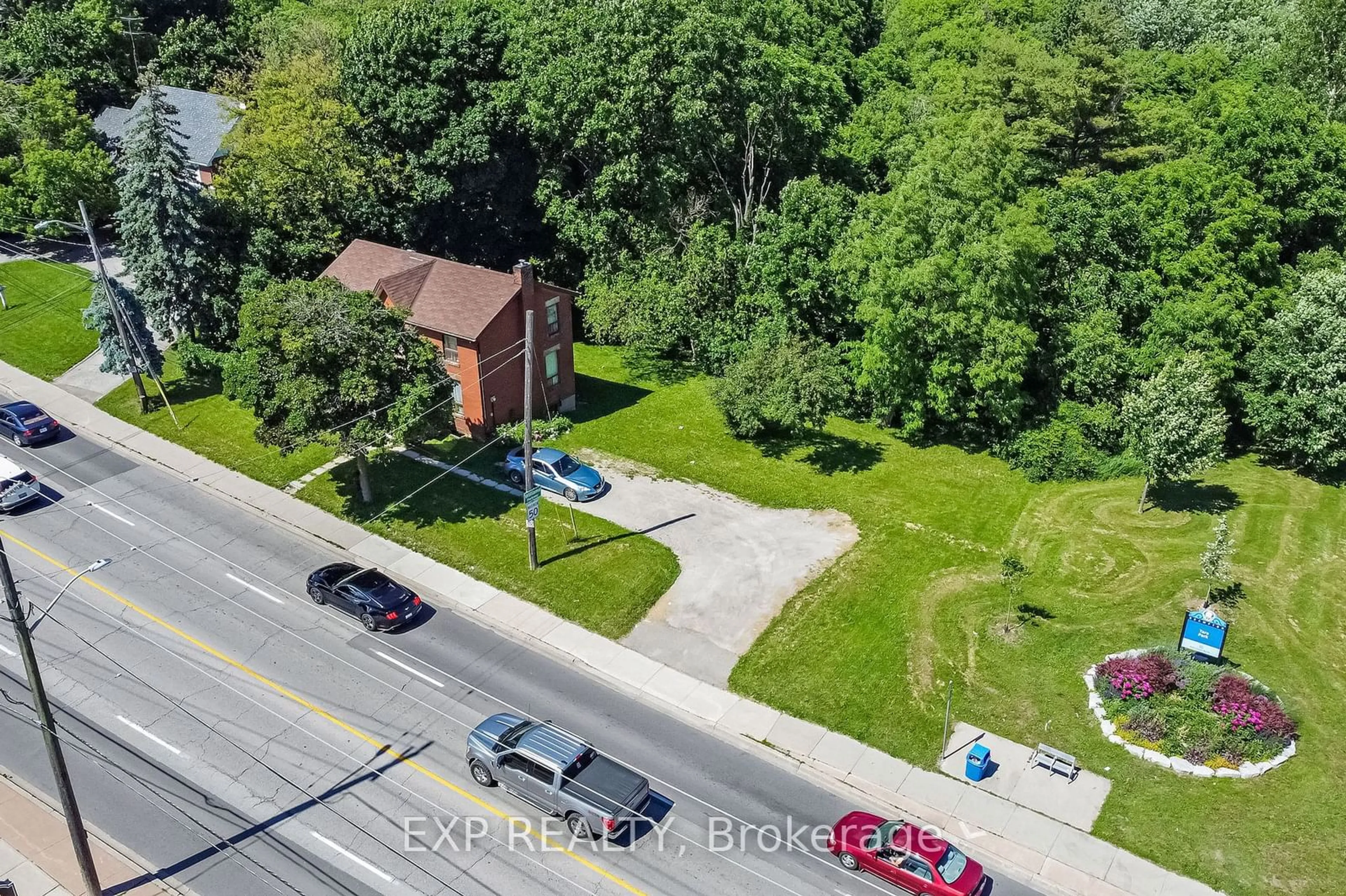 Frontside or backside of a home, the street view for 486 Main St, Brampton Ontario L6V 1P8