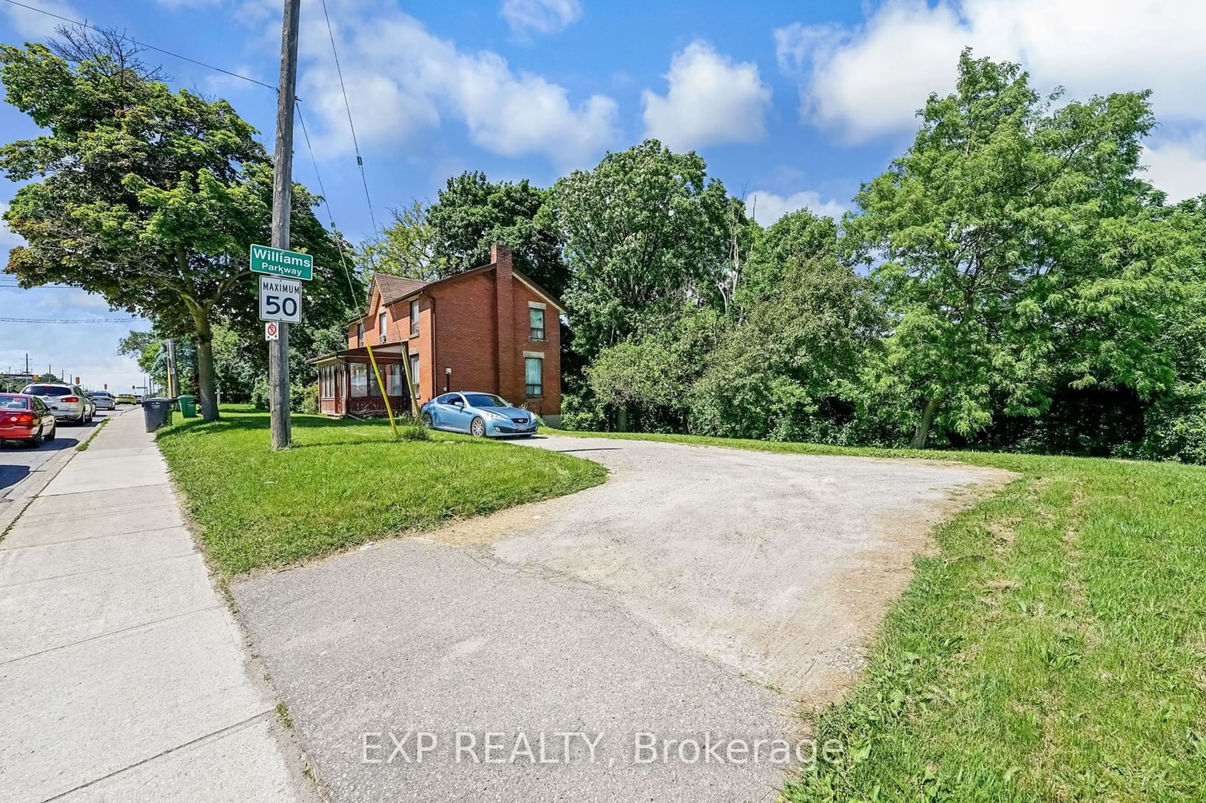 A pic from exterior of the house or condo, the street view for 486 Main St, Brampton Ontario L6V 1P8