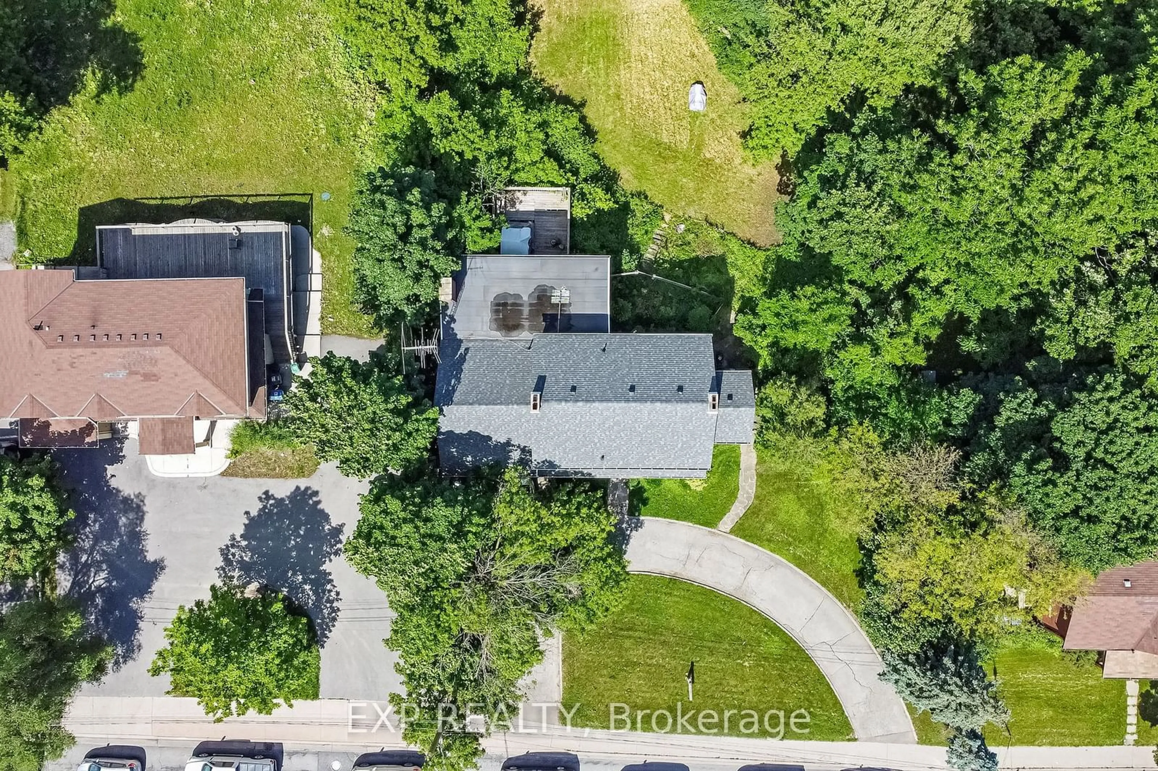 Frontside or backside of a home, the street view for 488 Main St, Brampton Ontario L6V 1P9