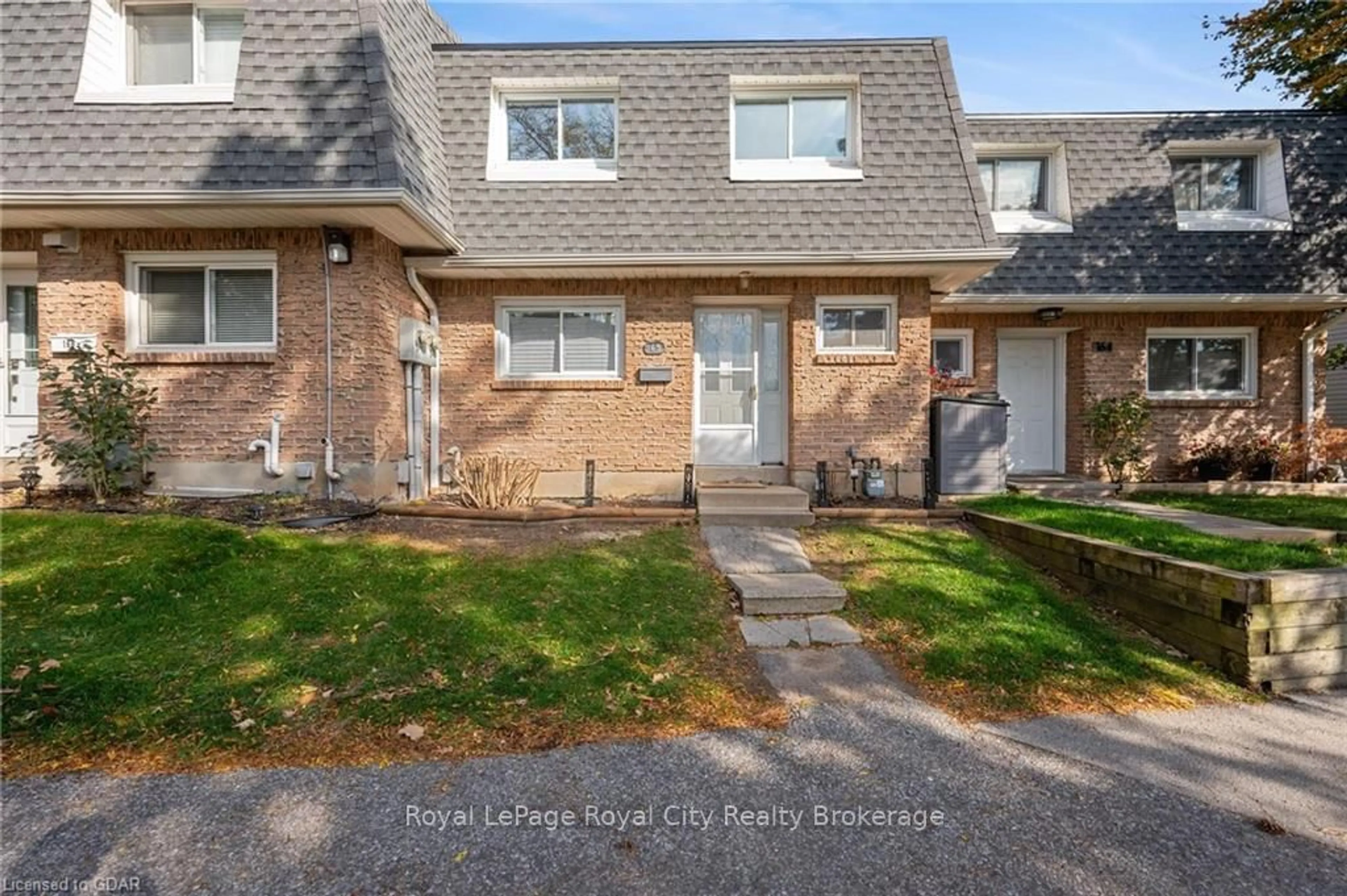 A pic from exterior of the house or condo, cottage for 2050 UPPER MIDDLE Rd #165, Burlington Ontario L7P 3R9