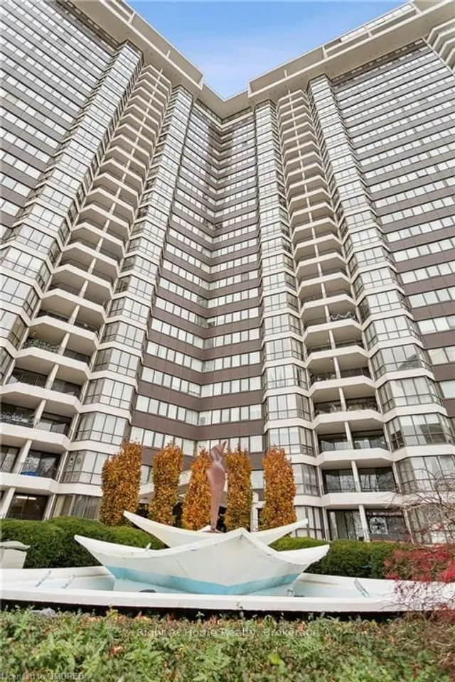 Additional image 5 of 1333 BLOOR St Unit 901