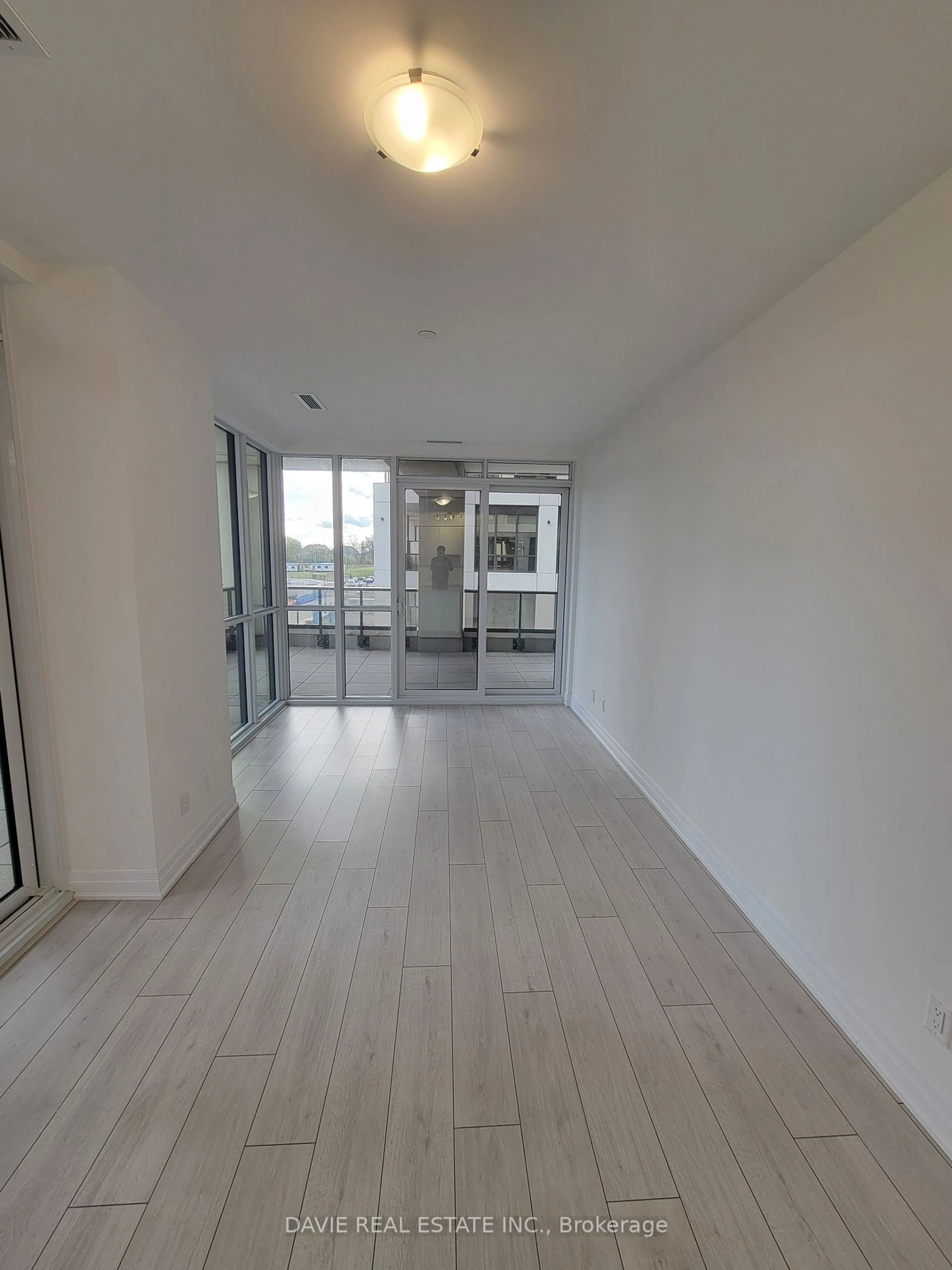 Other indoor space, not visible floor for 30 Elm Dr #308, Mississauga Ontario L5B 0N3