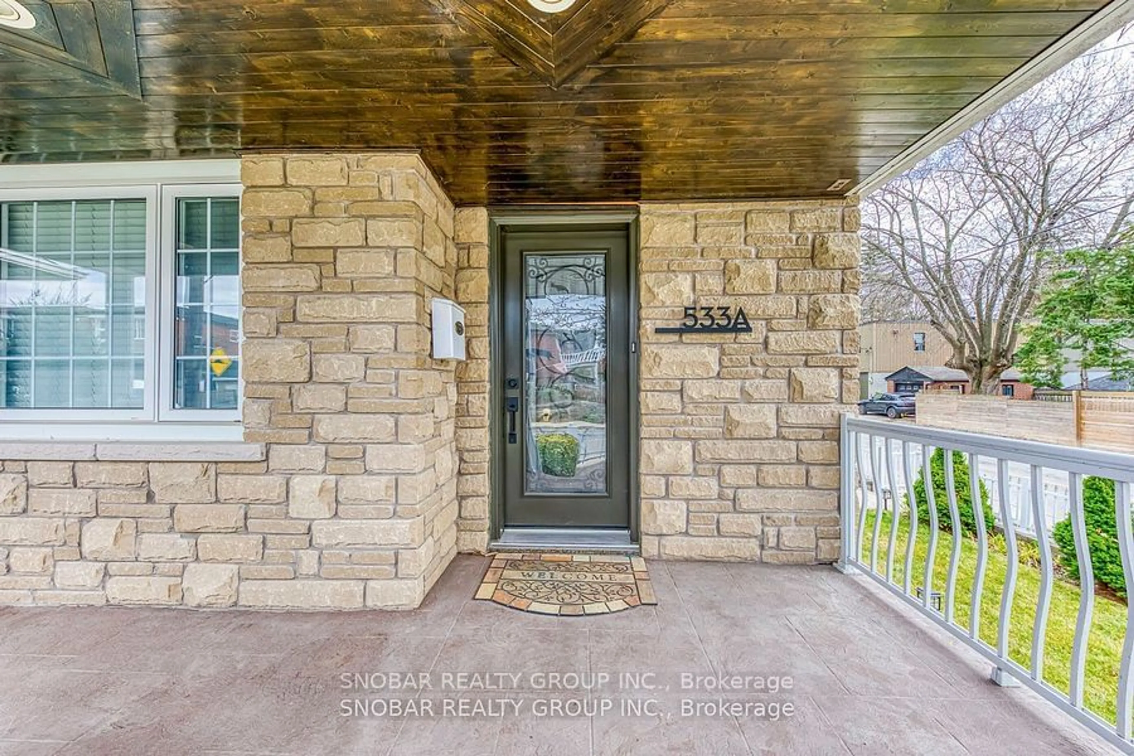 Indoor entryway, wood floors for 533A McRoberts Ave, Toronto Ontario M6E 4R5