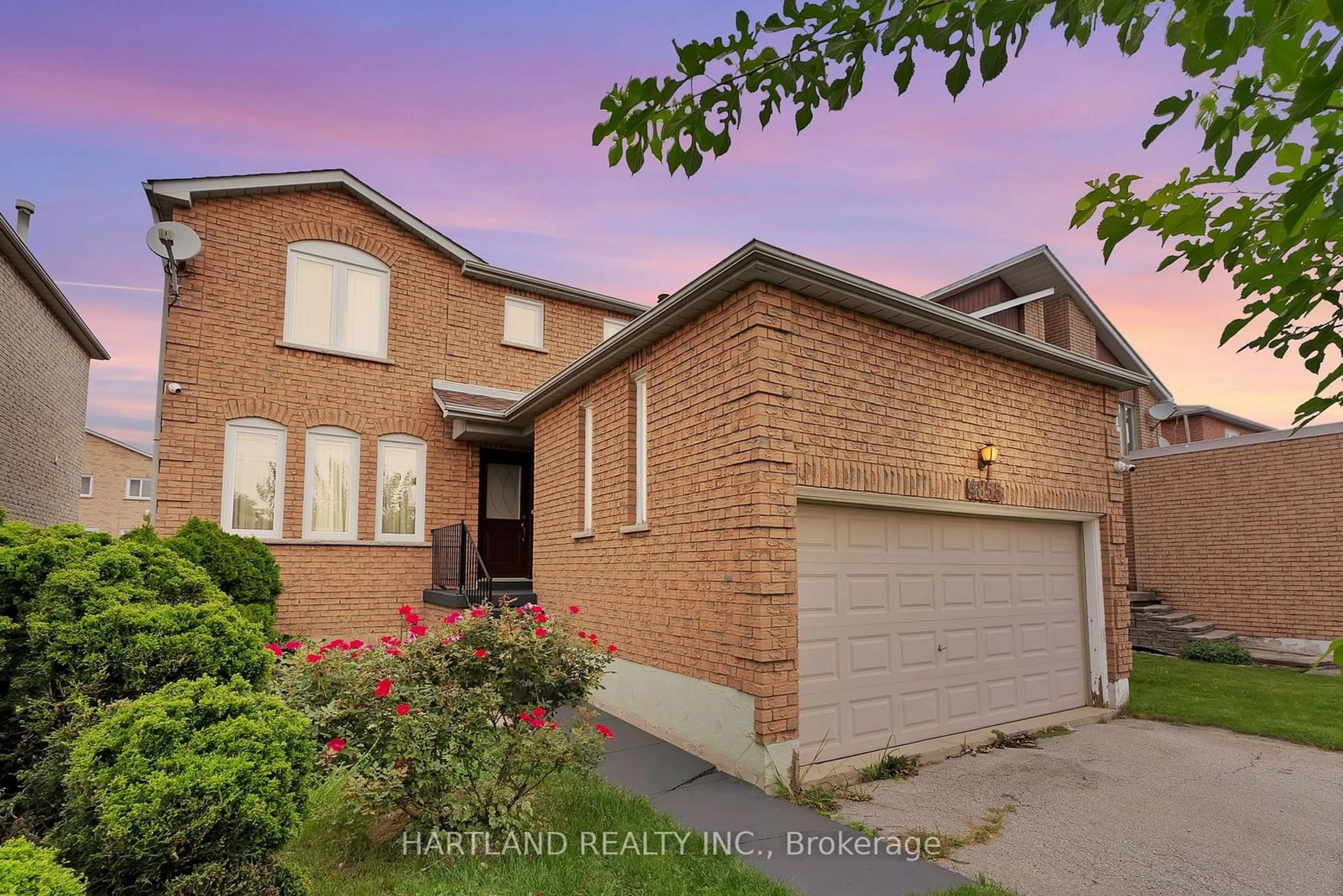 Frontside or backside of a home, the street view for 4855 Rathkeale Rd, Mississauga Ontario L5V 1K5