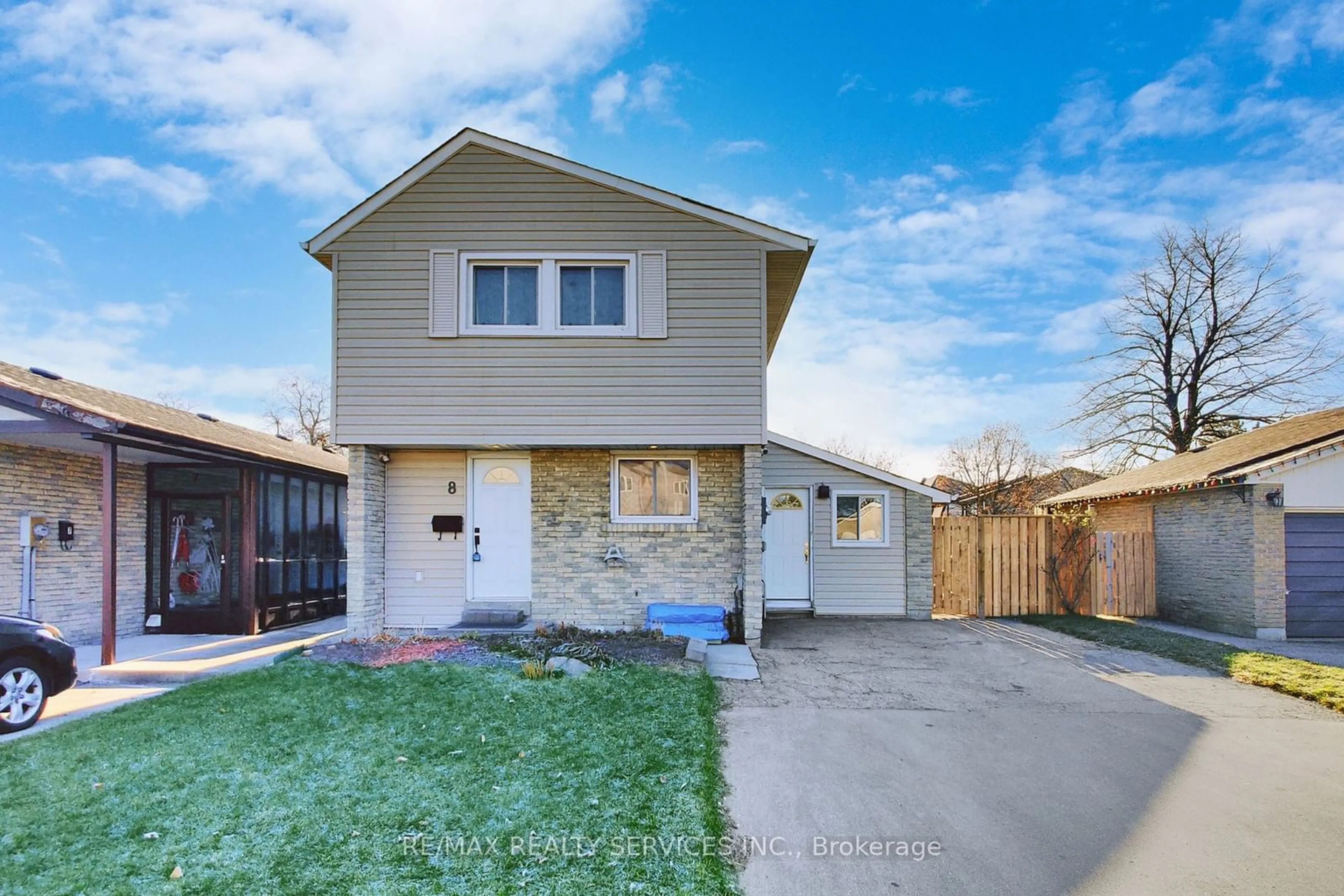 Frontside or backside of a home, the fenced backyard for 8 Gailgrove Crt, Brampton Ontario L6S 2E1