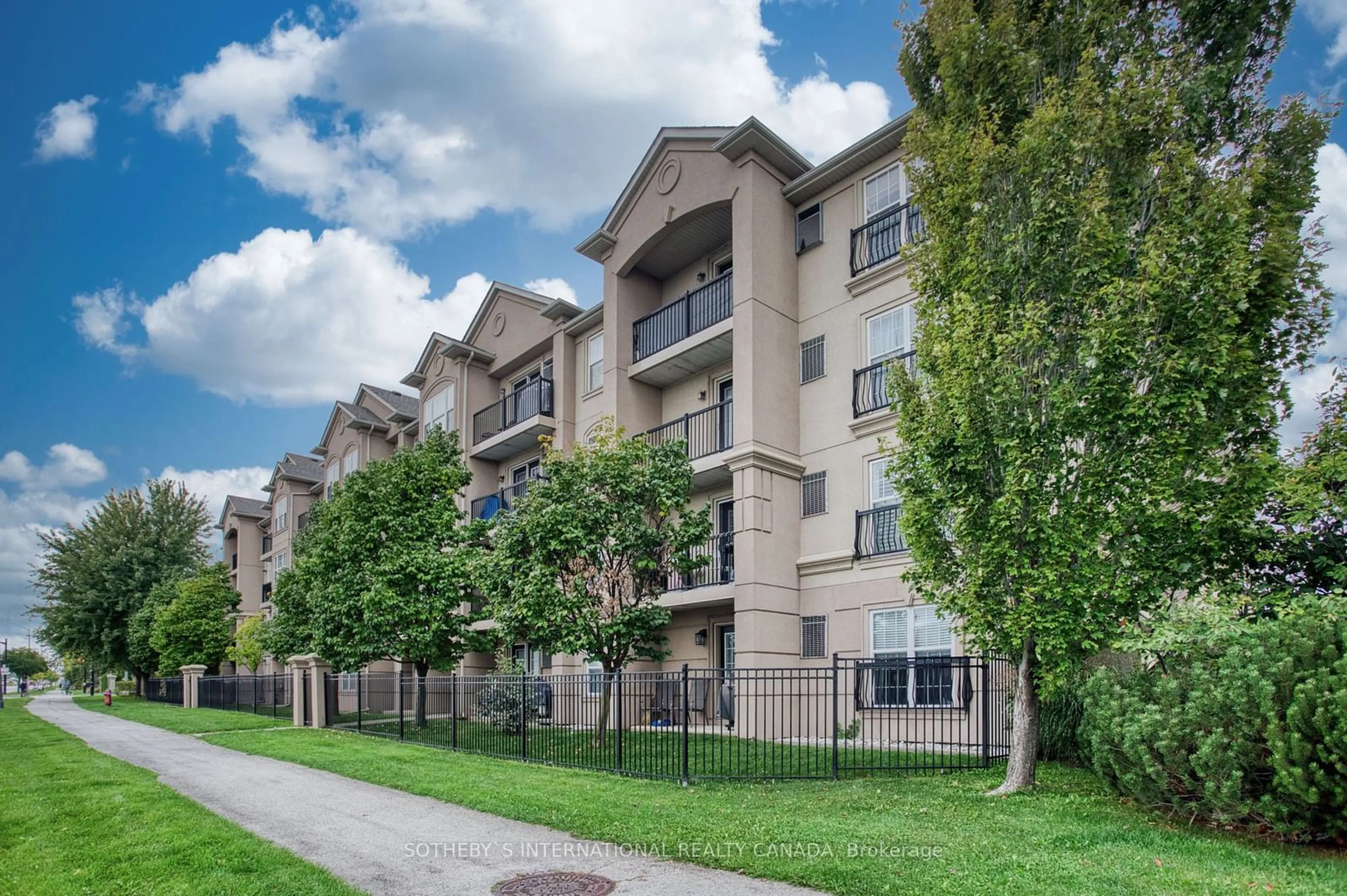 A pic from exterior of the house or condo, the front or back of building for 2035 Appleby Line #401, Burlington Ontario L7L 7G8