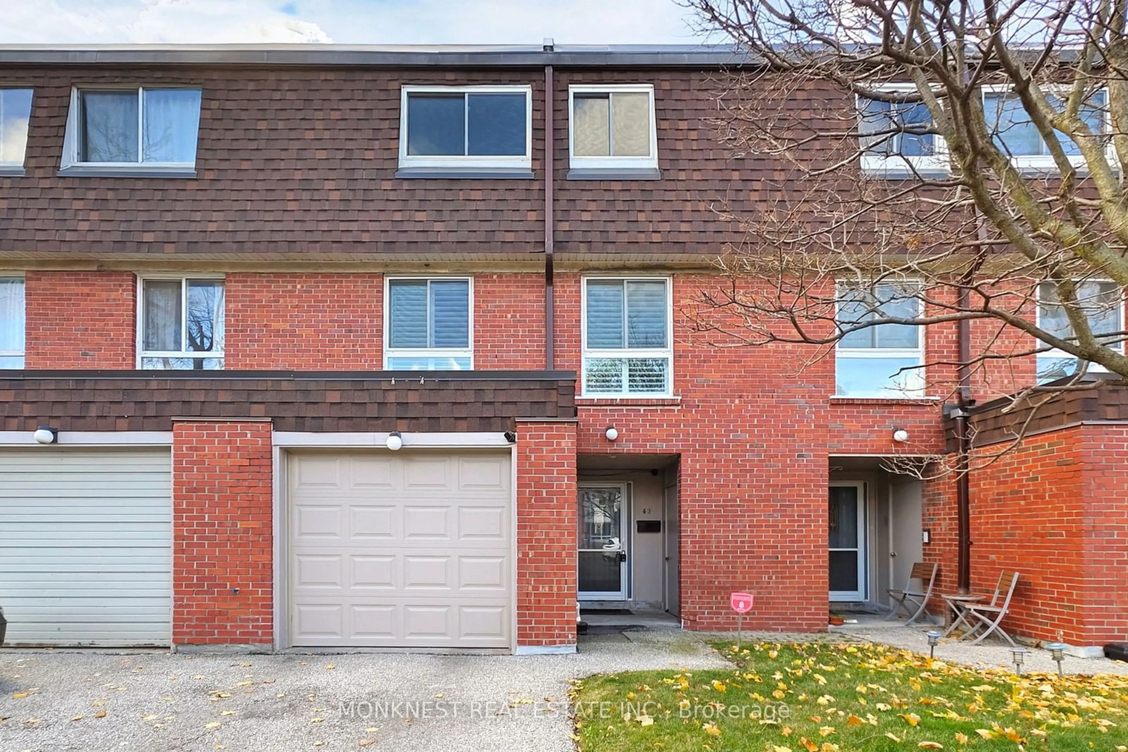 A pic from exterior of the house or condo, the street view for 2395 Bromsgrove Rd #43, Mississauga Ontario L5J 1L6