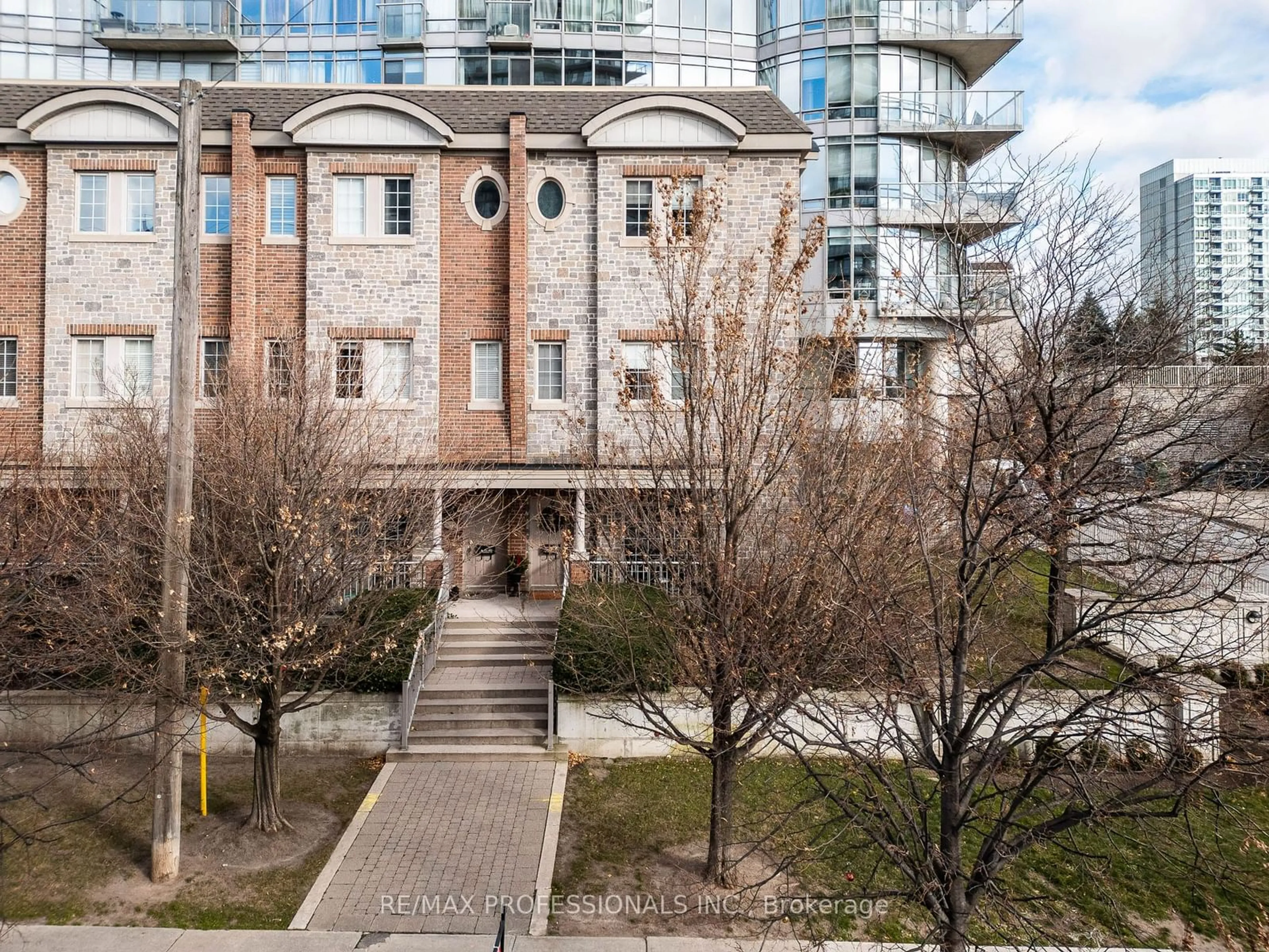 A pic from exterior of the house or condo, the front or back of building for 15 Windermere Ave #TH101, Toronto Ontario M6S 5A2