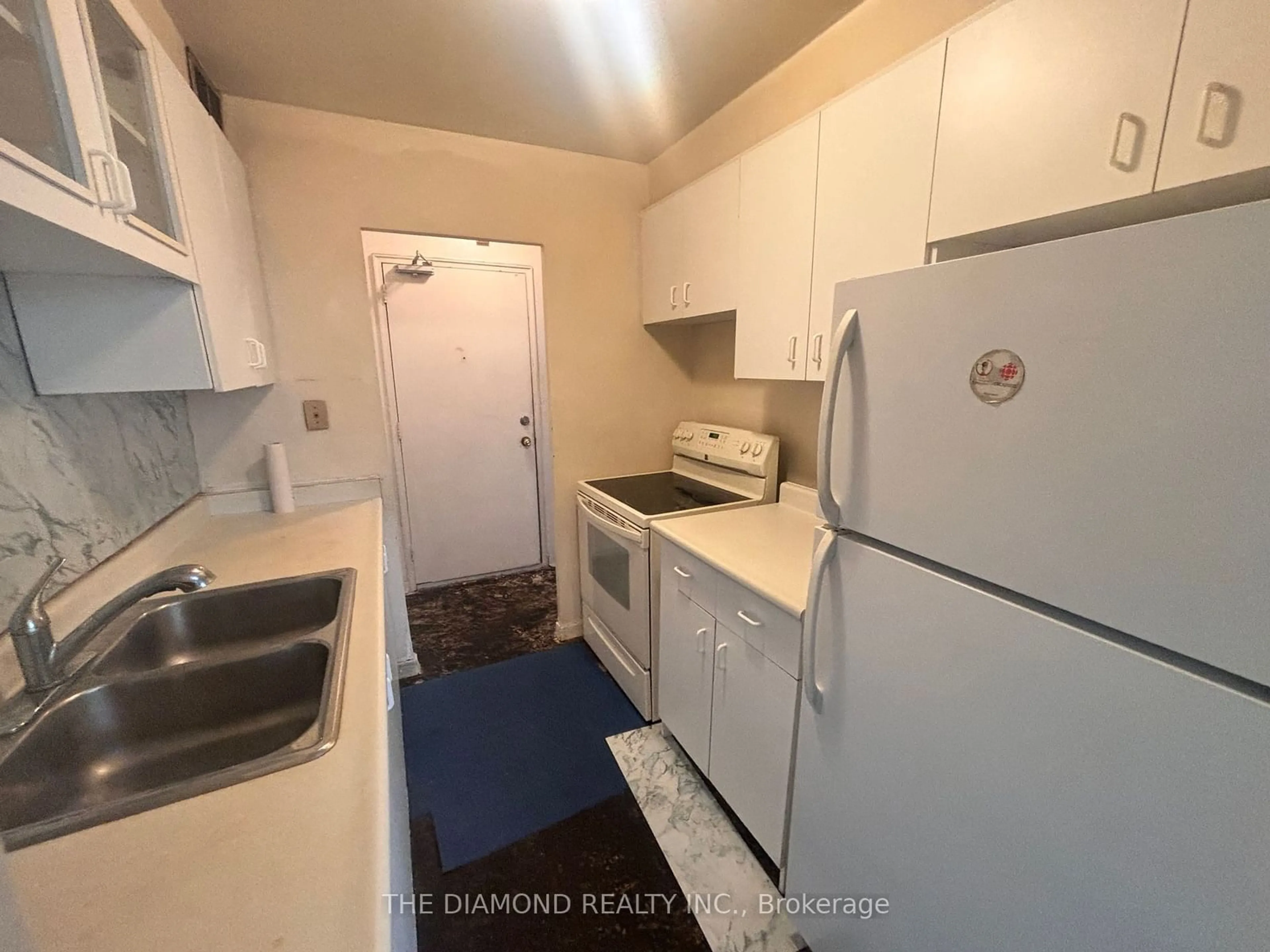 Standard kitchen, unknown floor for 80 Coe Hill Dr #111, Toronto Ontario M6S 3C9